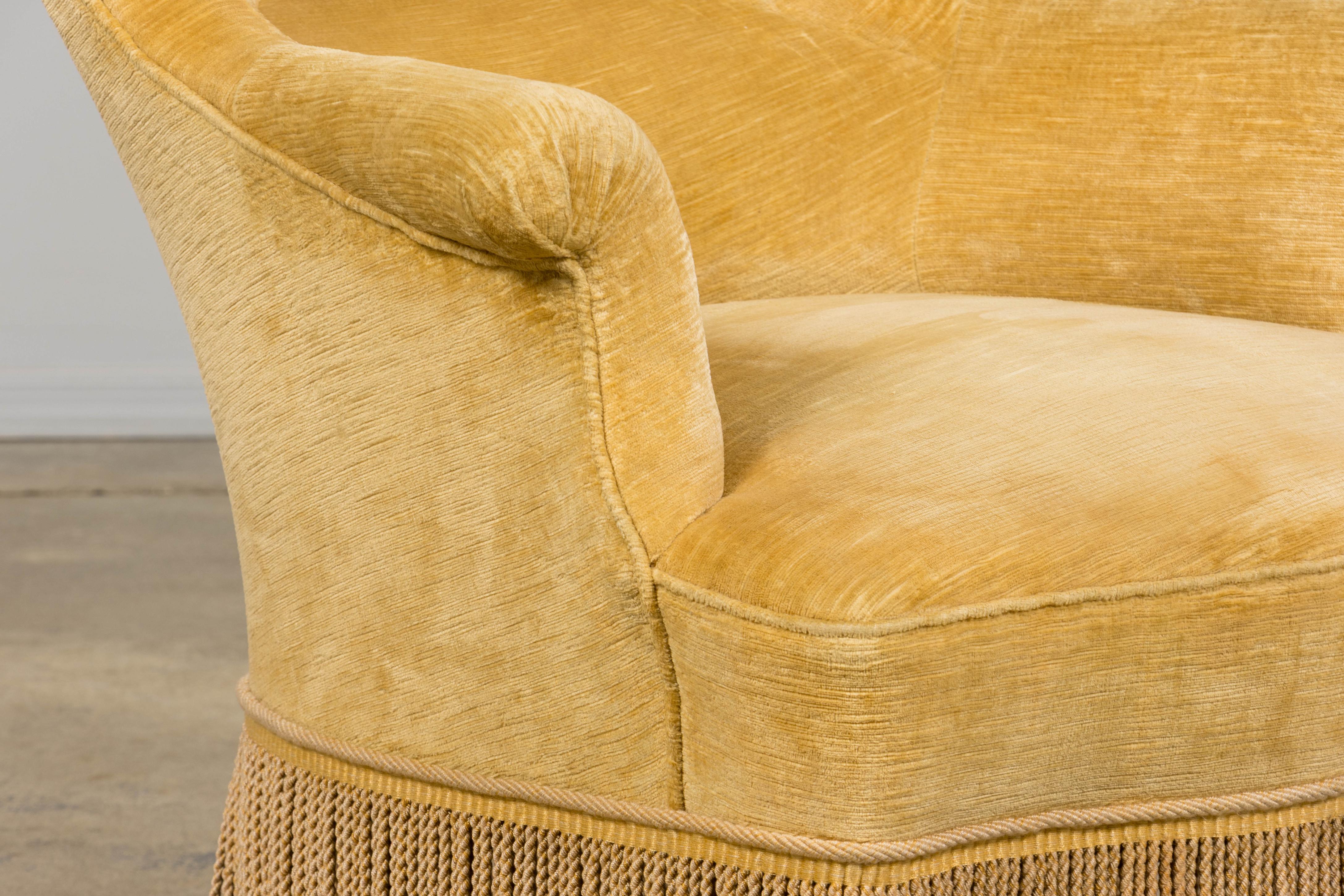 Fauteuils Napoléon III français du XIXe siècle avec velours ocre crème - une paire en vente 4