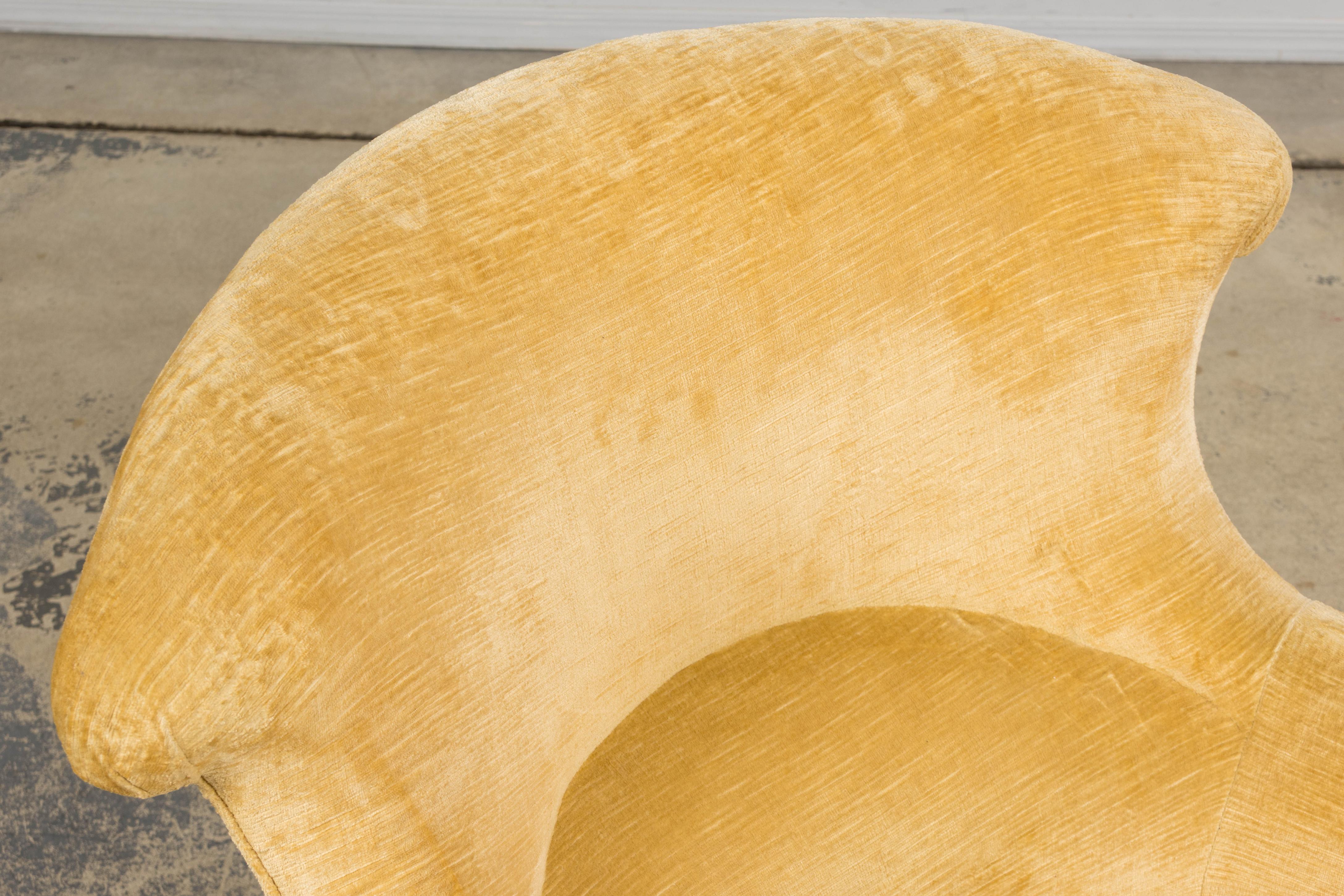Fauteuils Napoléon III français du XIXe siècle avec velours ocre crème - une paire en vente 3