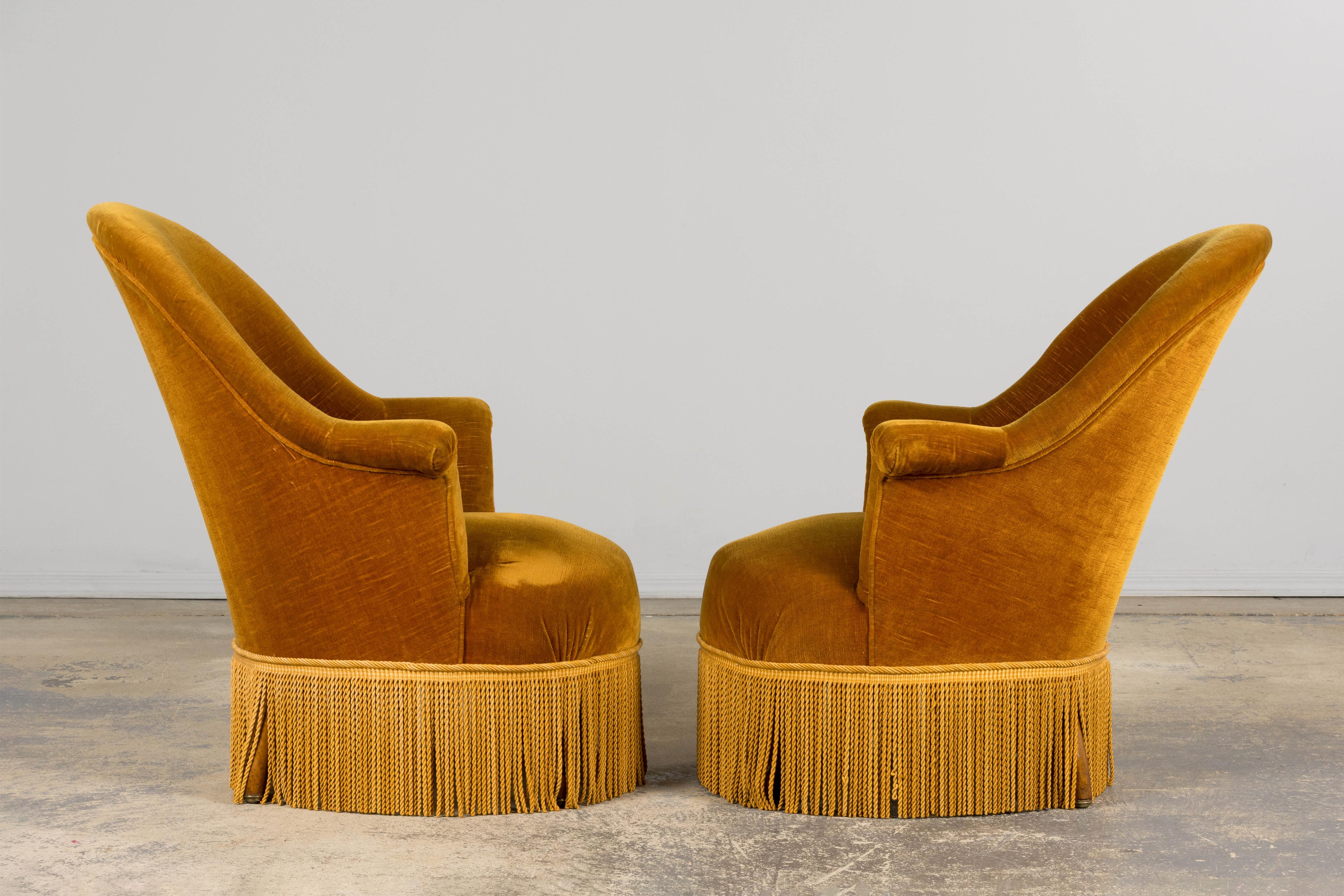 Fauteuils Napoléon III français du XIXe siècle avec velours jaune doré - une paire en vente 8