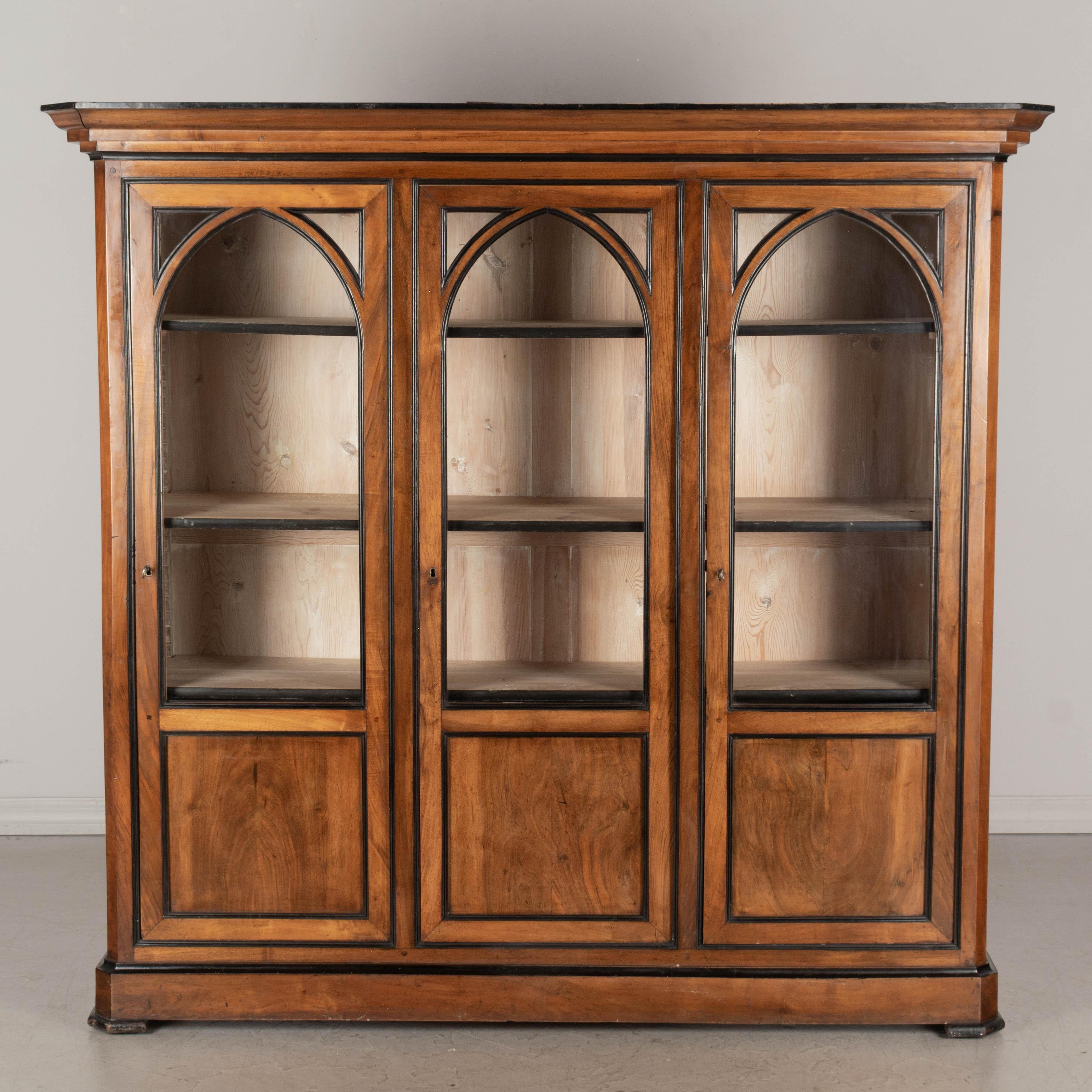 19th Century French Napoleon III Bibliotheque or Bookcase, a Pair In Good Condition In Winter Park, FL