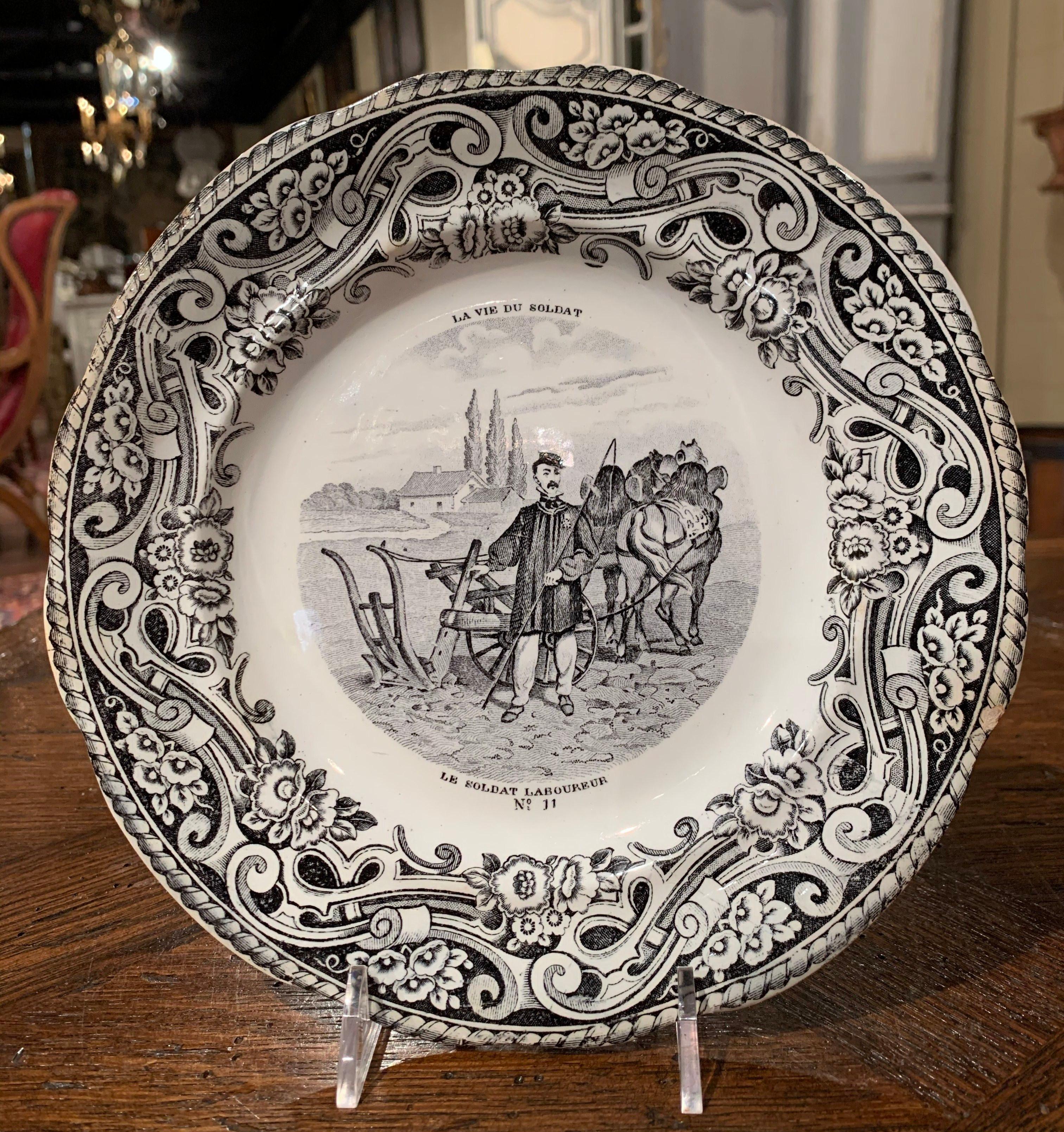 Hand-Painted 19th Century French Napoleon III Black and White Plates from Gien, Set of 8