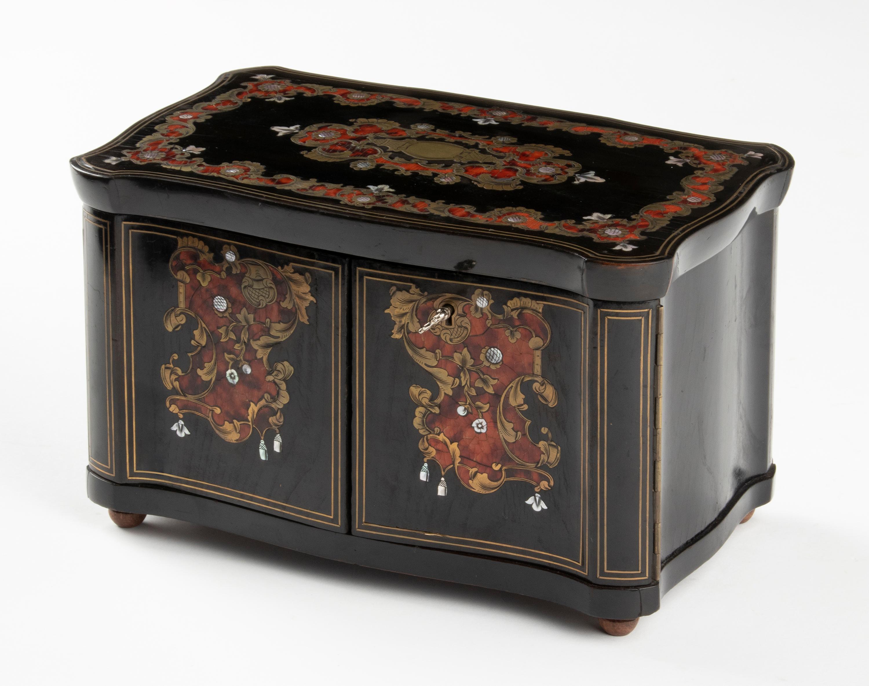 Hand-Crafted 19th Century French Napoleon III Boulle Marquetry Tea Caddy For Sale