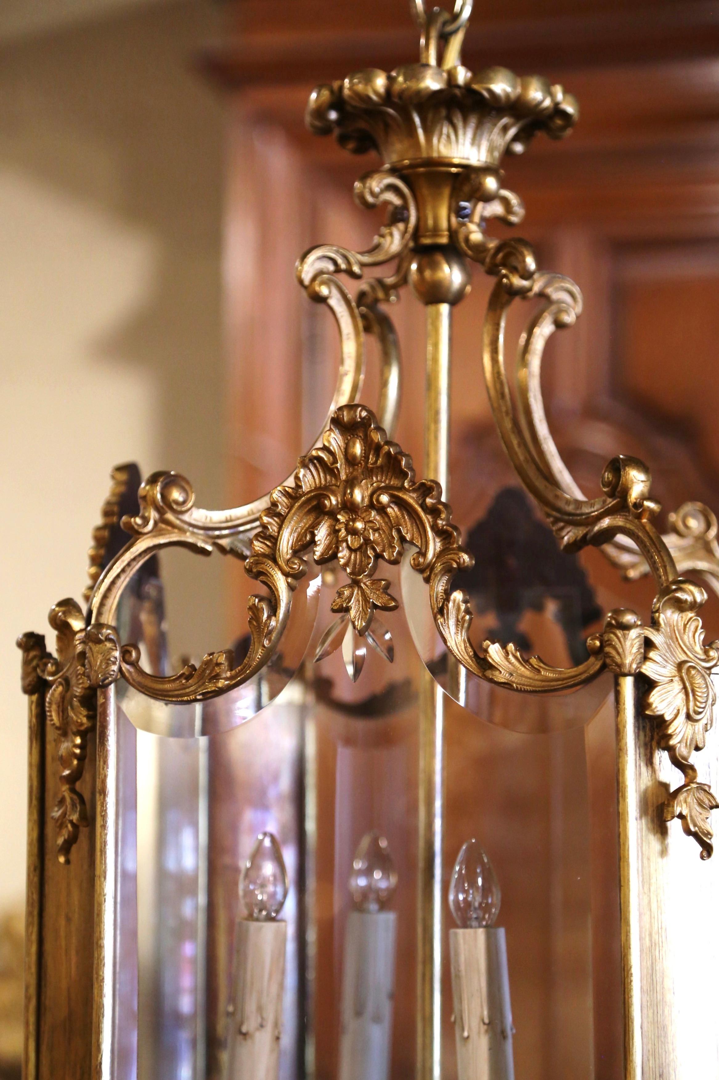 Biseauté Lanterne à quatre lumières en bronze et verre biseauté Napoléon III du XIXe siècle en vente