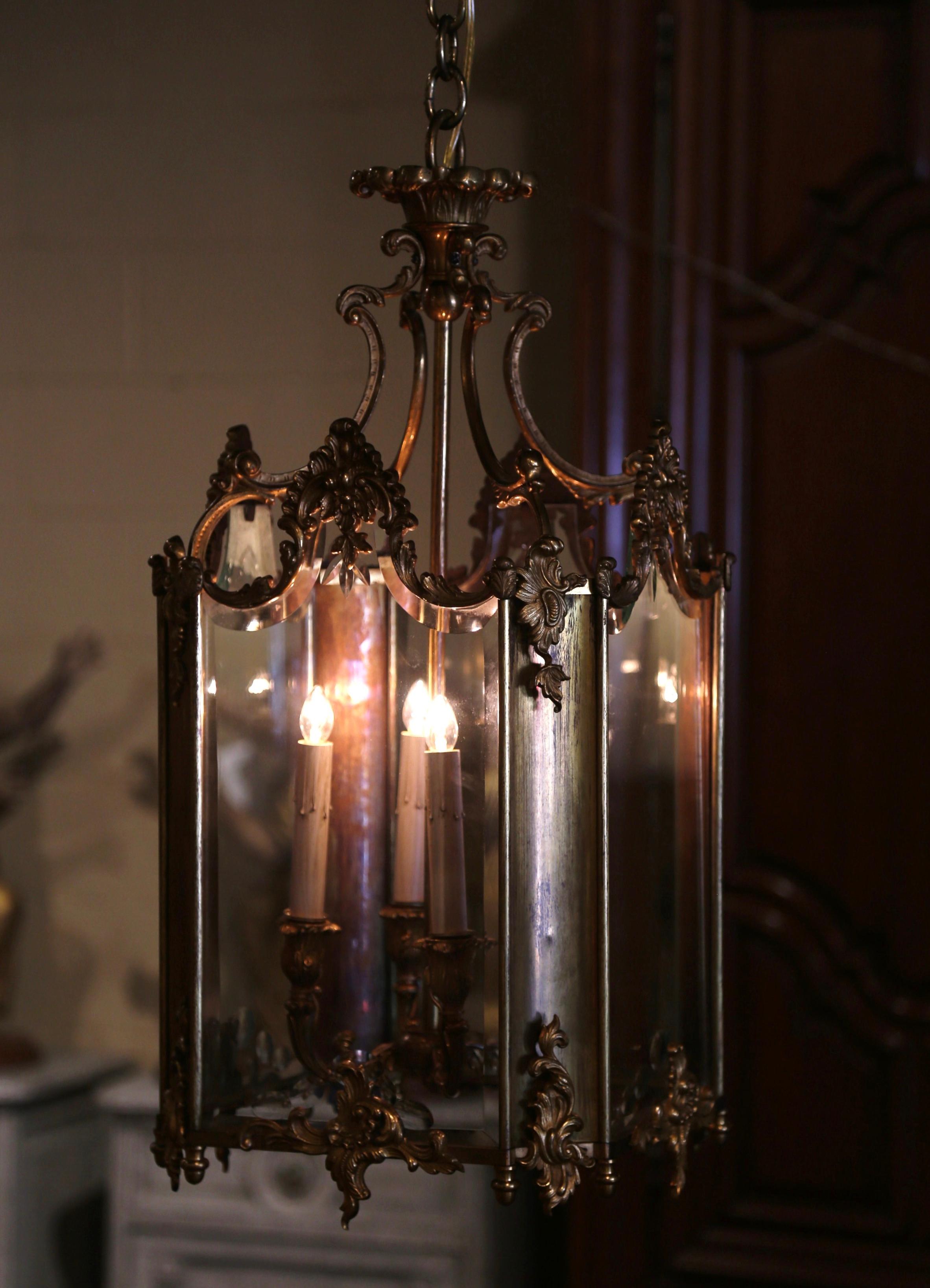 Lanterne à quatre lumières en bronze et verre biseauté Napoléon III du XIXe siècle Excellent état - En vente à Dallas, TX