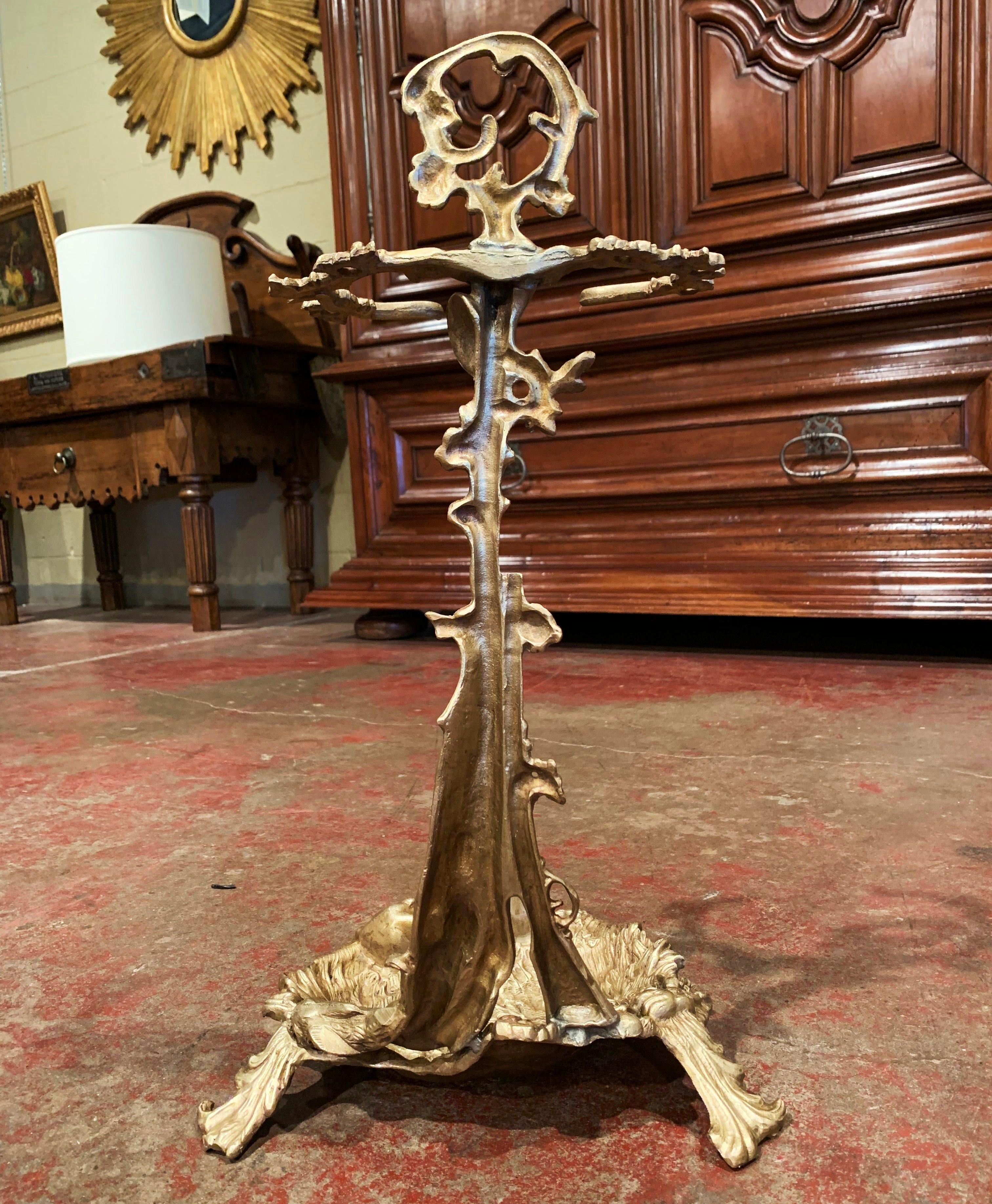 19th Century French Napoleon III Bronze Umbrella Stand with Hunt Motifs For Sale 4