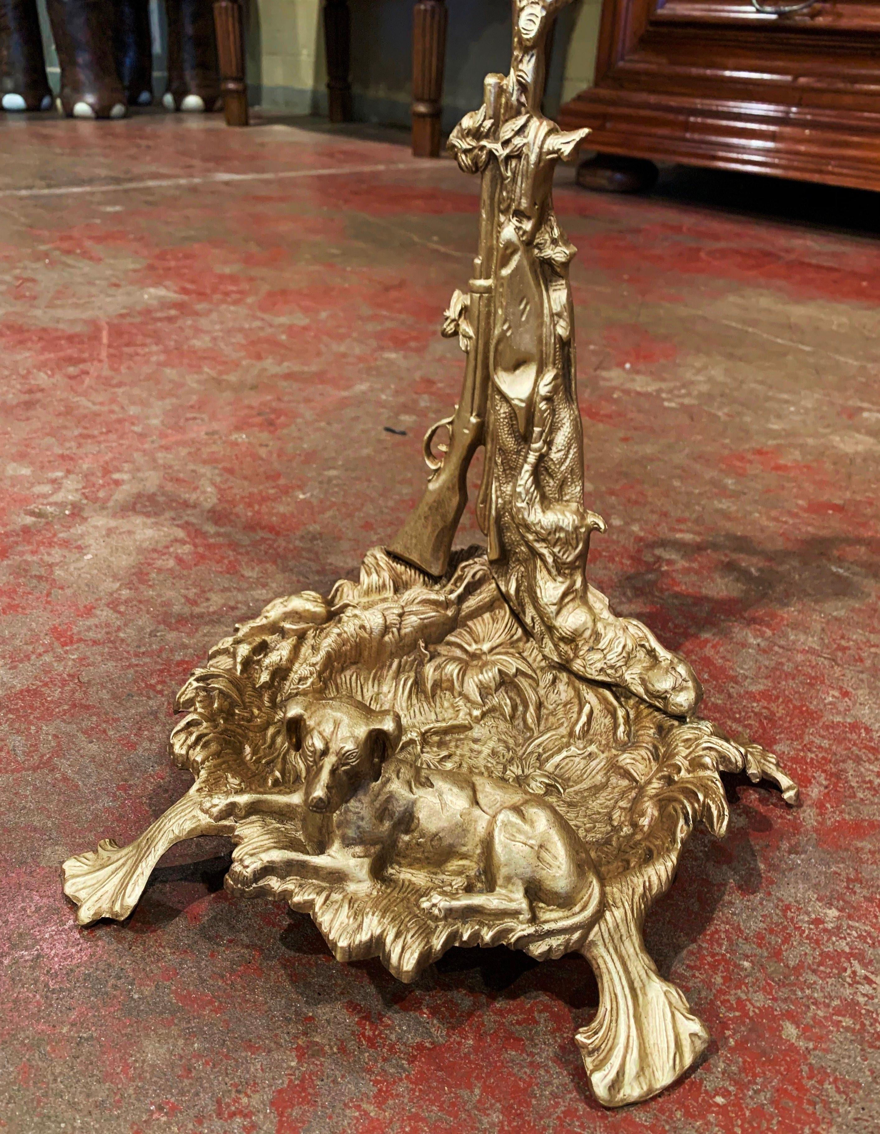 Bronzene Schirmständer mit Jagdmotiven aus dem 19. Jahrhundert, französische Napoleon III.-Epoche  (Französisch) im Angebot