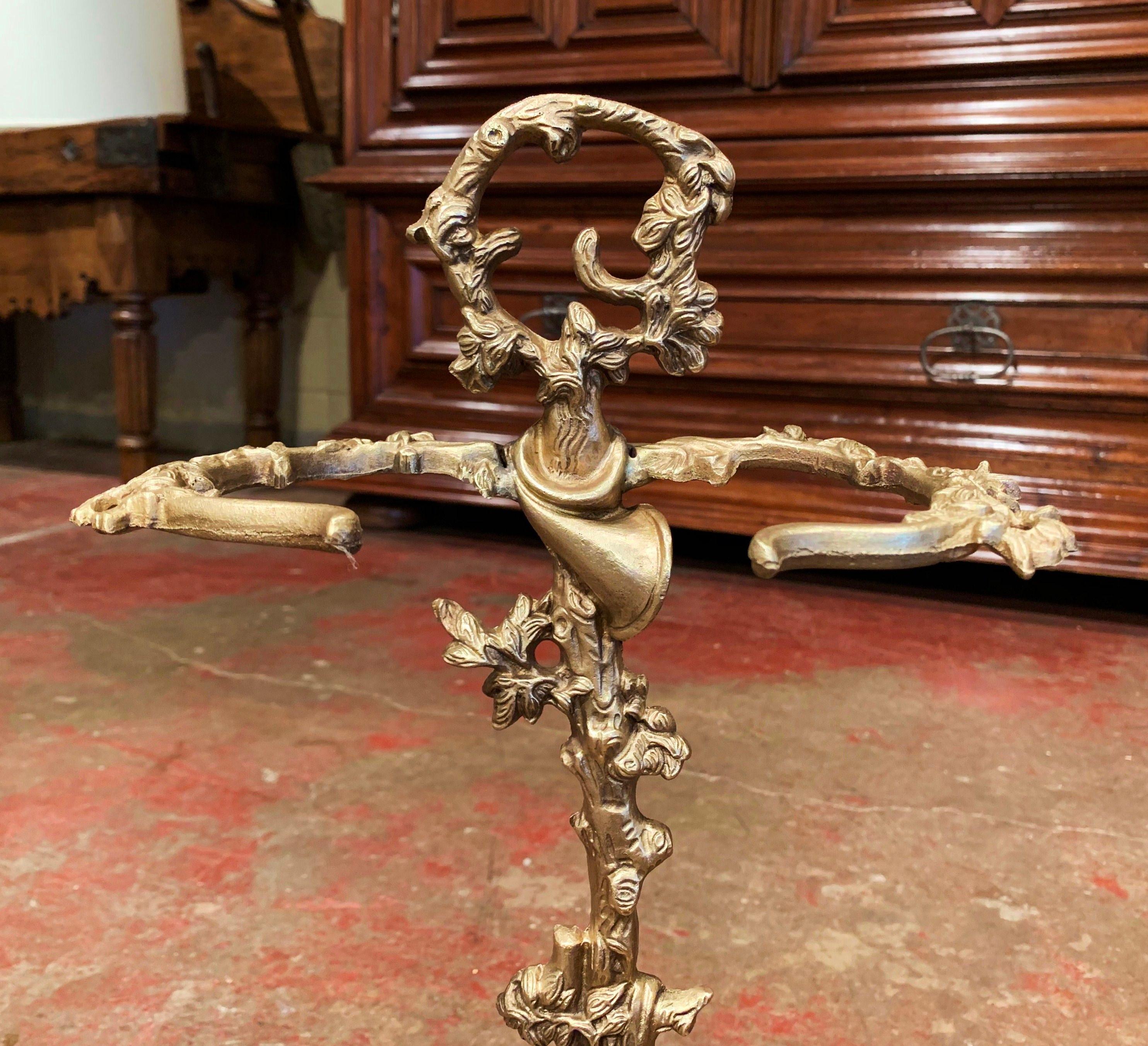 19th Century French Napoleon III Bronze Umbrella Stand with Hunt Motifs In Excellent Condition For Sale In Dallas, TX