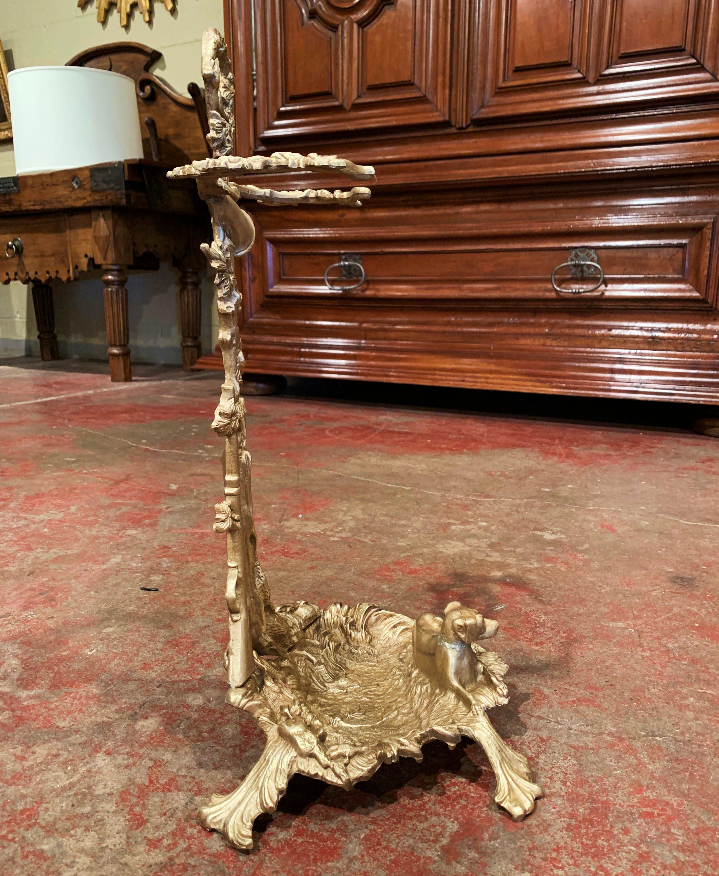 19th Century French Napoleon III Bronze Umbrella Stand with Hunt Motifs For Sale 3
