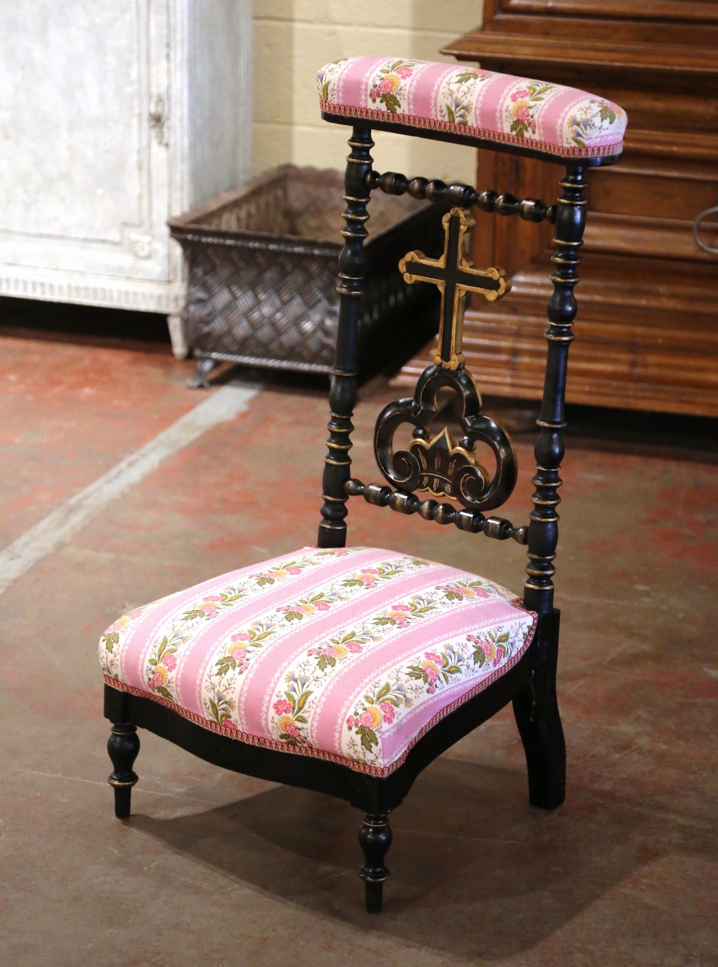 Place this elegant feminine antique prayer chair in your bedroom for daily devotions. Crafted in France, circa 1890, the traditional, fruitwood kneeler sits on turned feet over a simple bombe apron. The chair has a wide and deep seat, flanked by