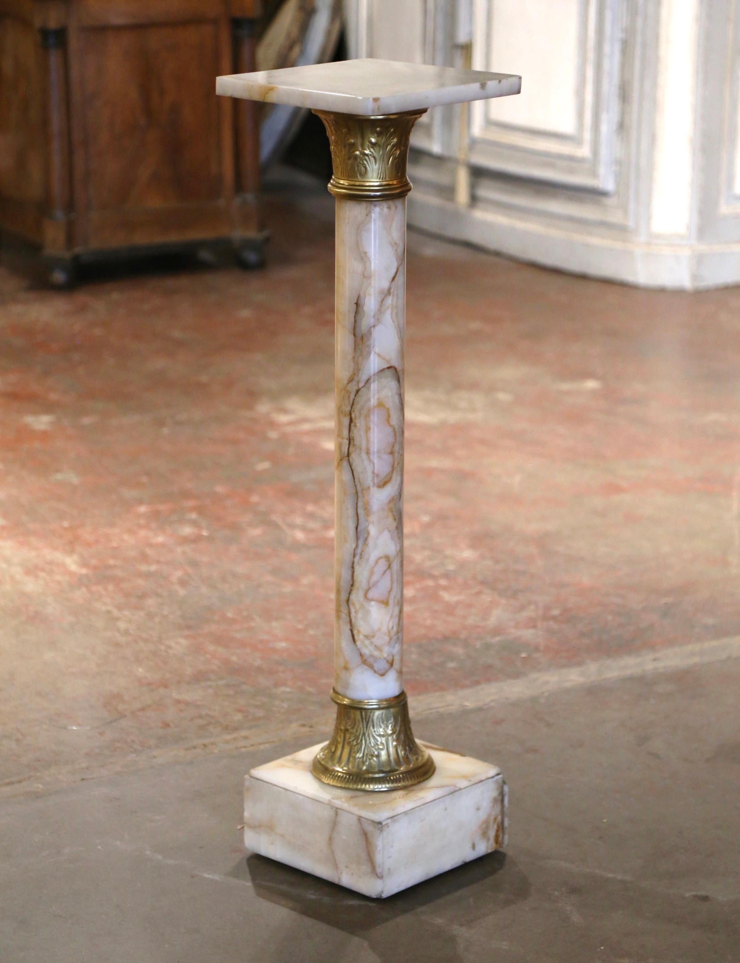 Tavolo con piedistallo Selette in marmo e bronzo intagliato Napoleone III del XIX secolo in vendita 1
