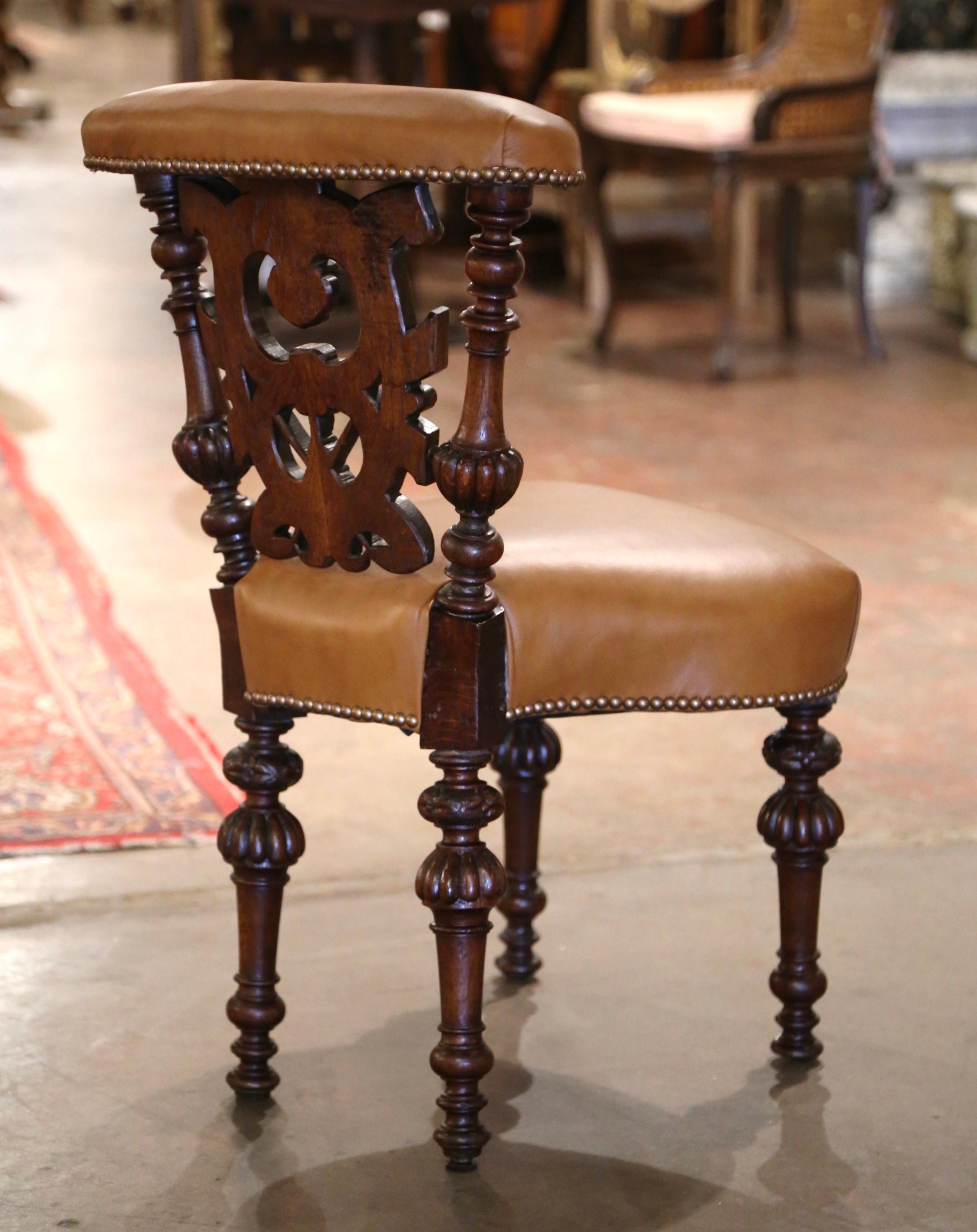 19th Century French Napoleon III Carved Oak and Leather Smoking Chair  For Sale 2