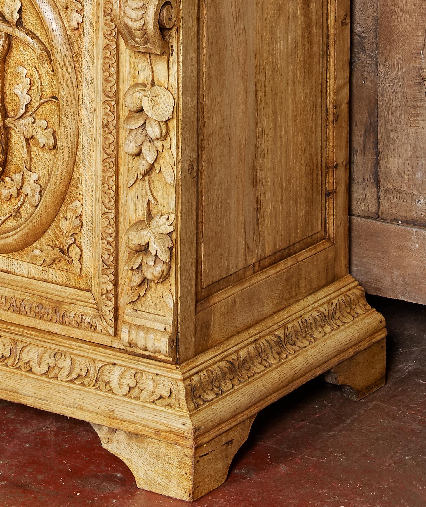 19th Century French Napoleon III Carved Oak Three-Door Hunt Bookcase Cabinet For Sale 9