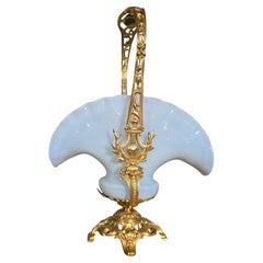 19th Century French Napoleon III Centerpiece in Gilt Bronze and Opaline Glass