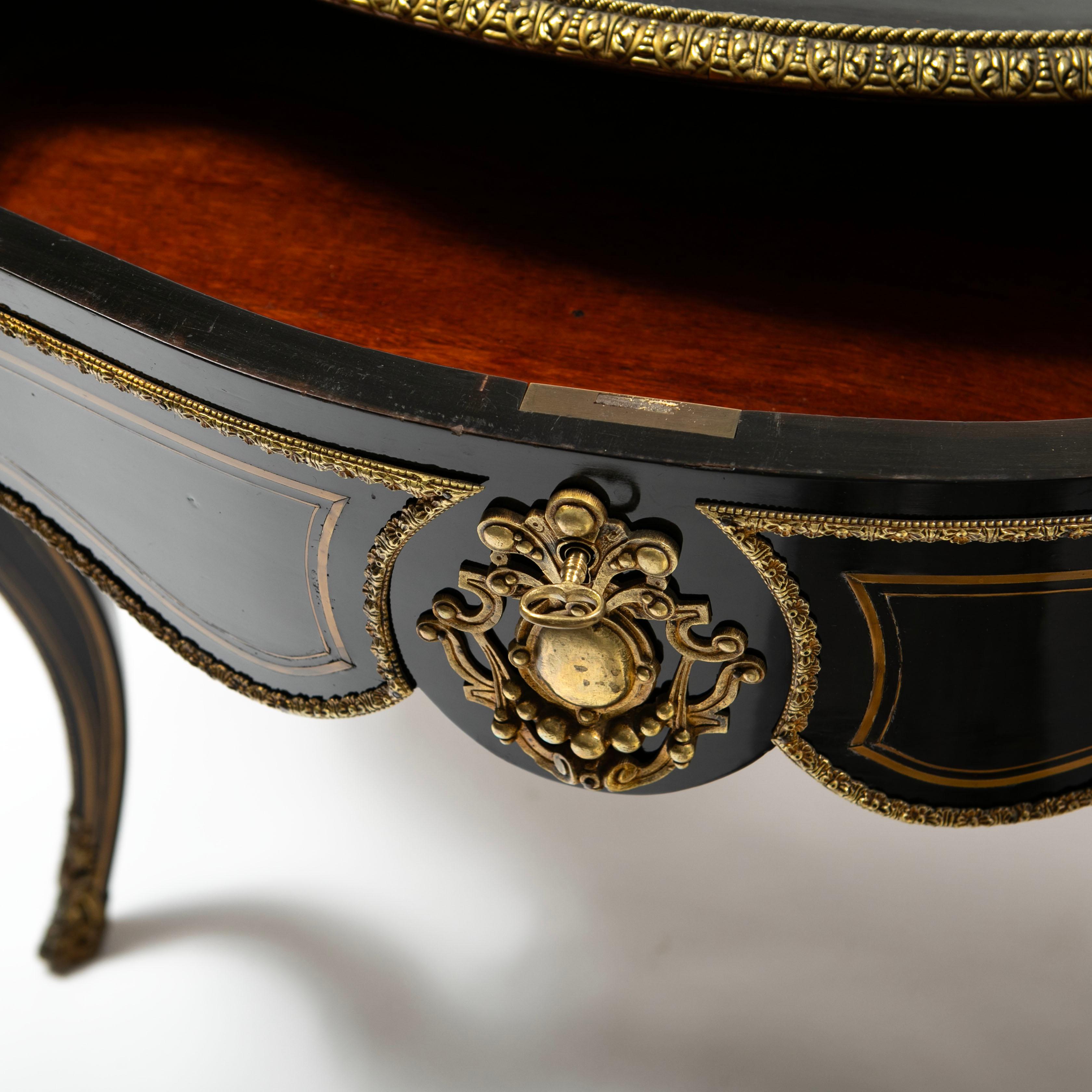 Français Napoléon III  Table centrale noire en vente 7