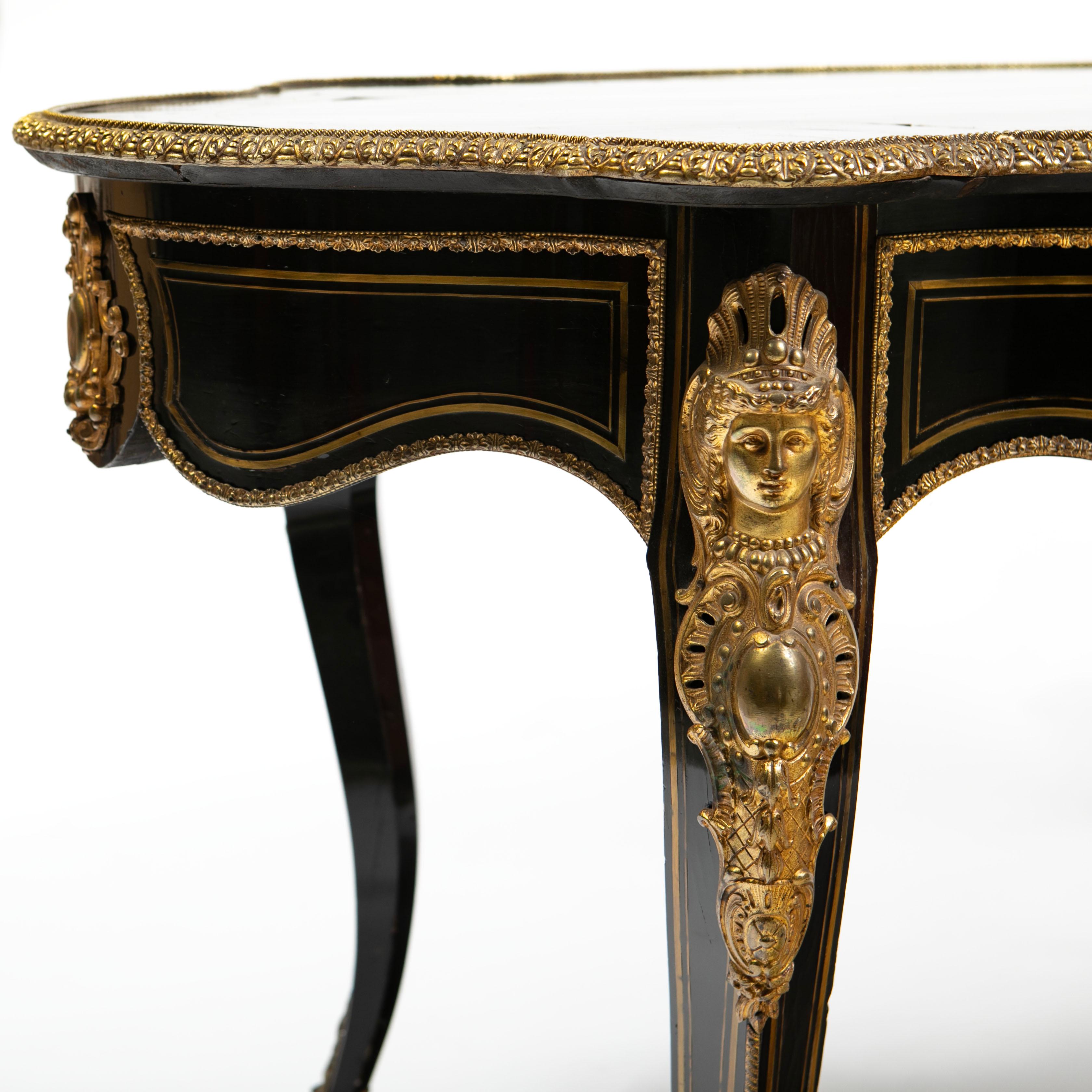 Français Napoléon III  Table centrale noire en vente 8