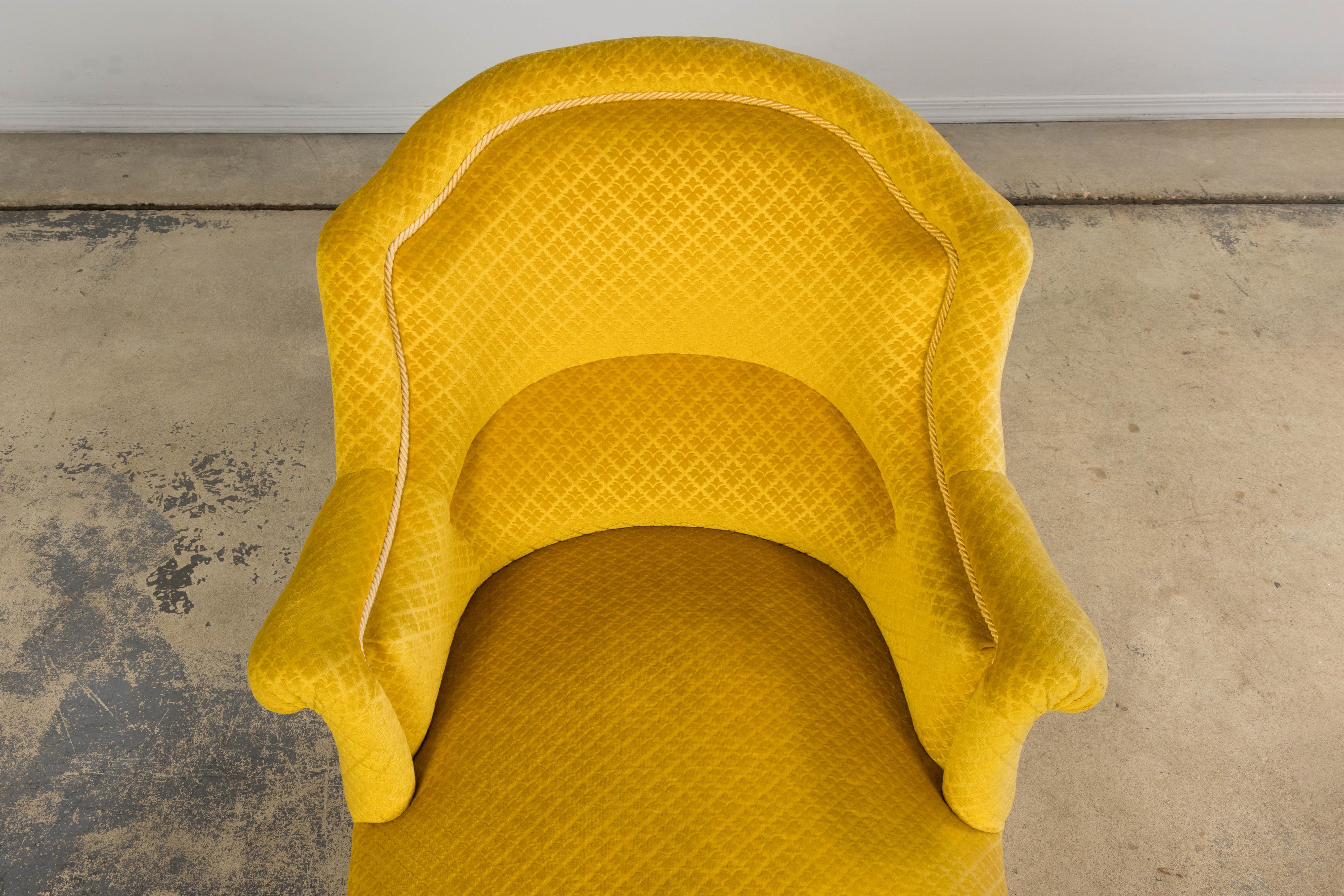 Chaise longue Napoléon III en velours jaune d'or du XIXe siècle en vente 4