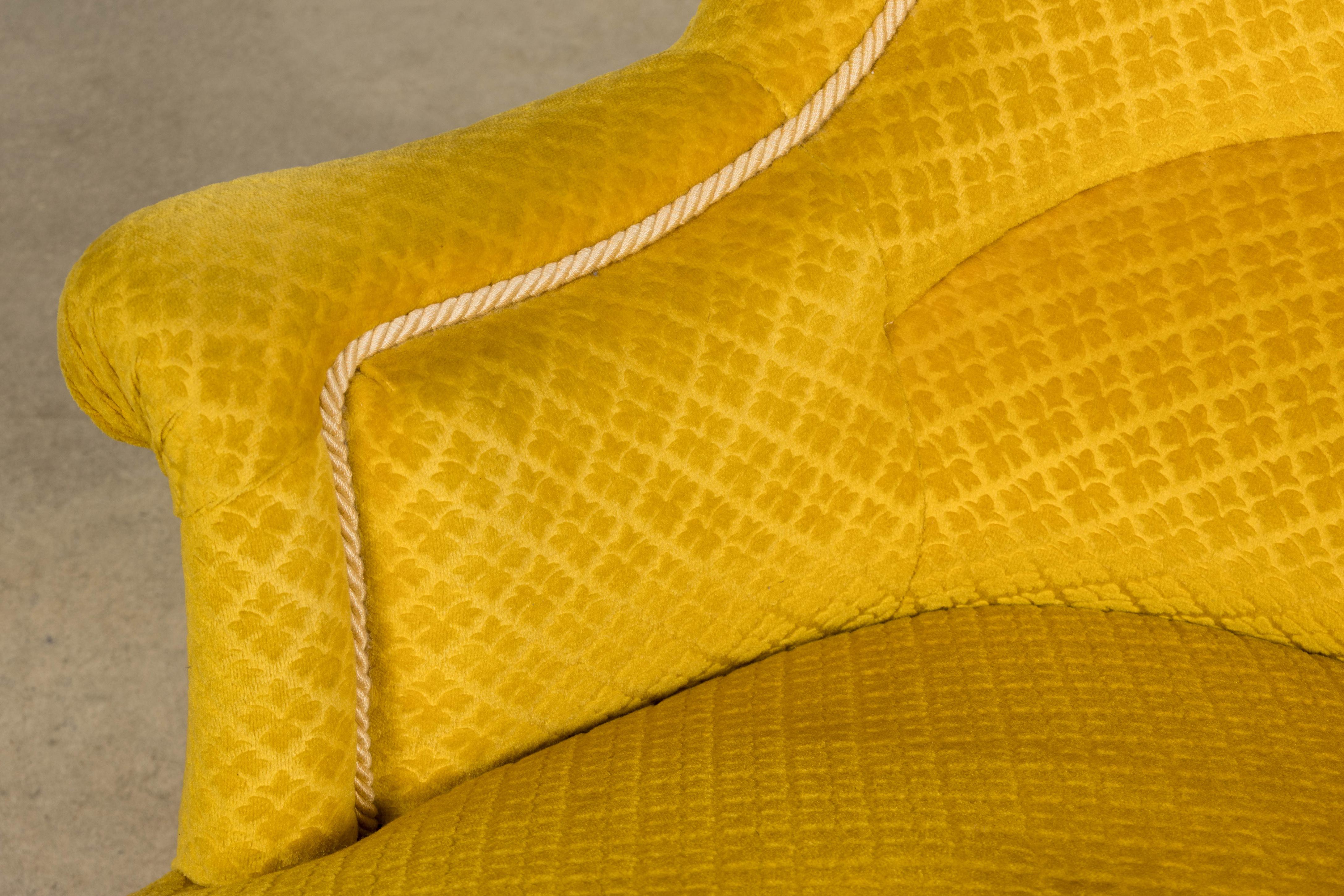 Chaise longue Napoléon III en velours jaune d'or du XIXe siècle en vente 12