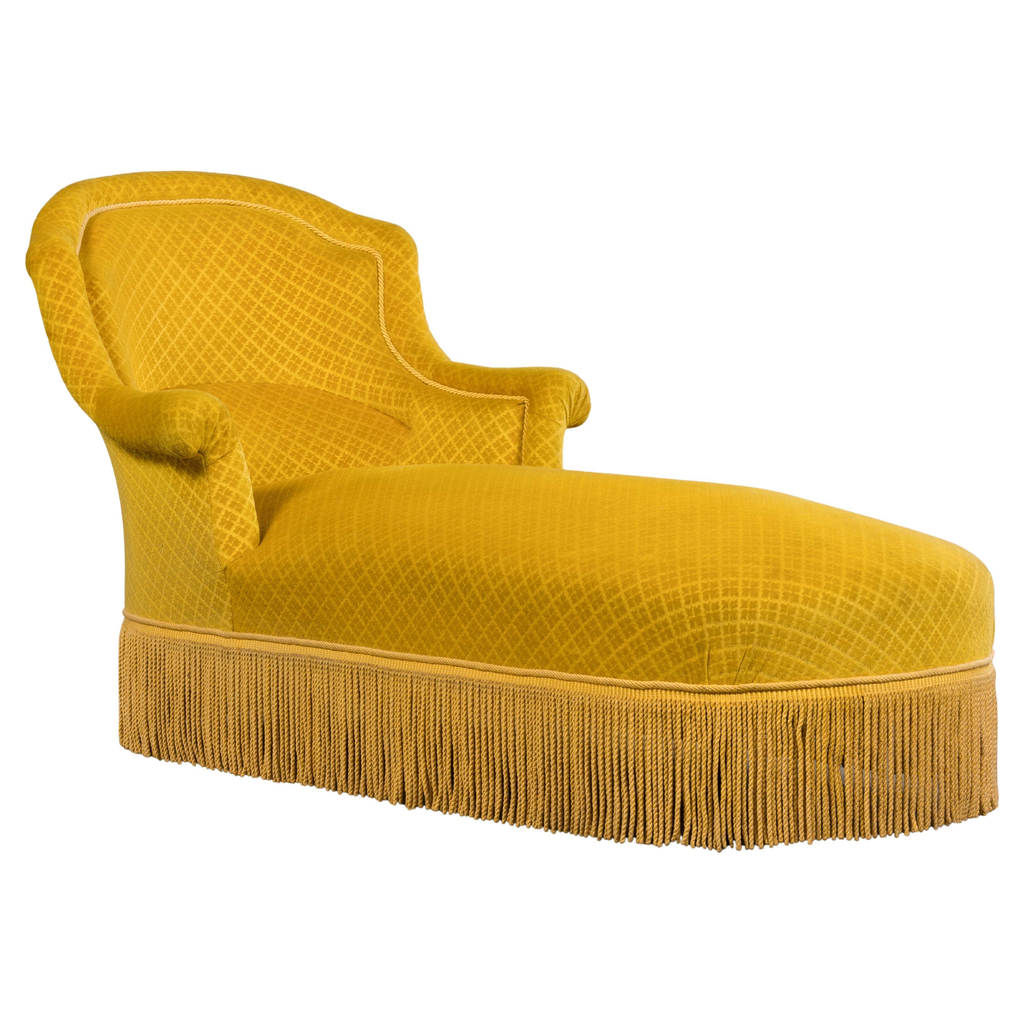 Chaise longue Napoléon III en velours jaune d'or du XIXe siècle en vente