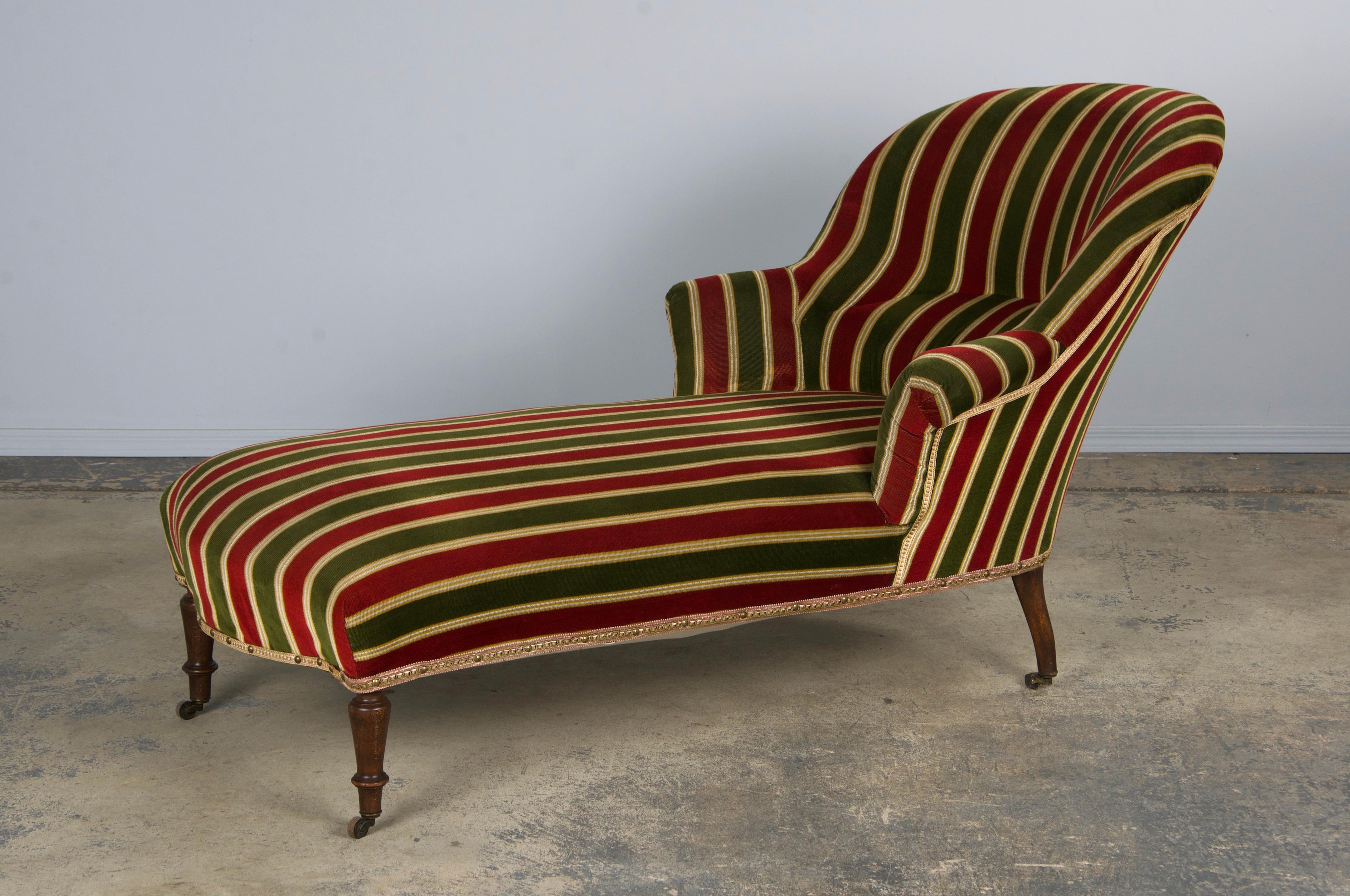 19th Century French Napoleon III Chaise Lounge in Striped Velvet For Sale 10
