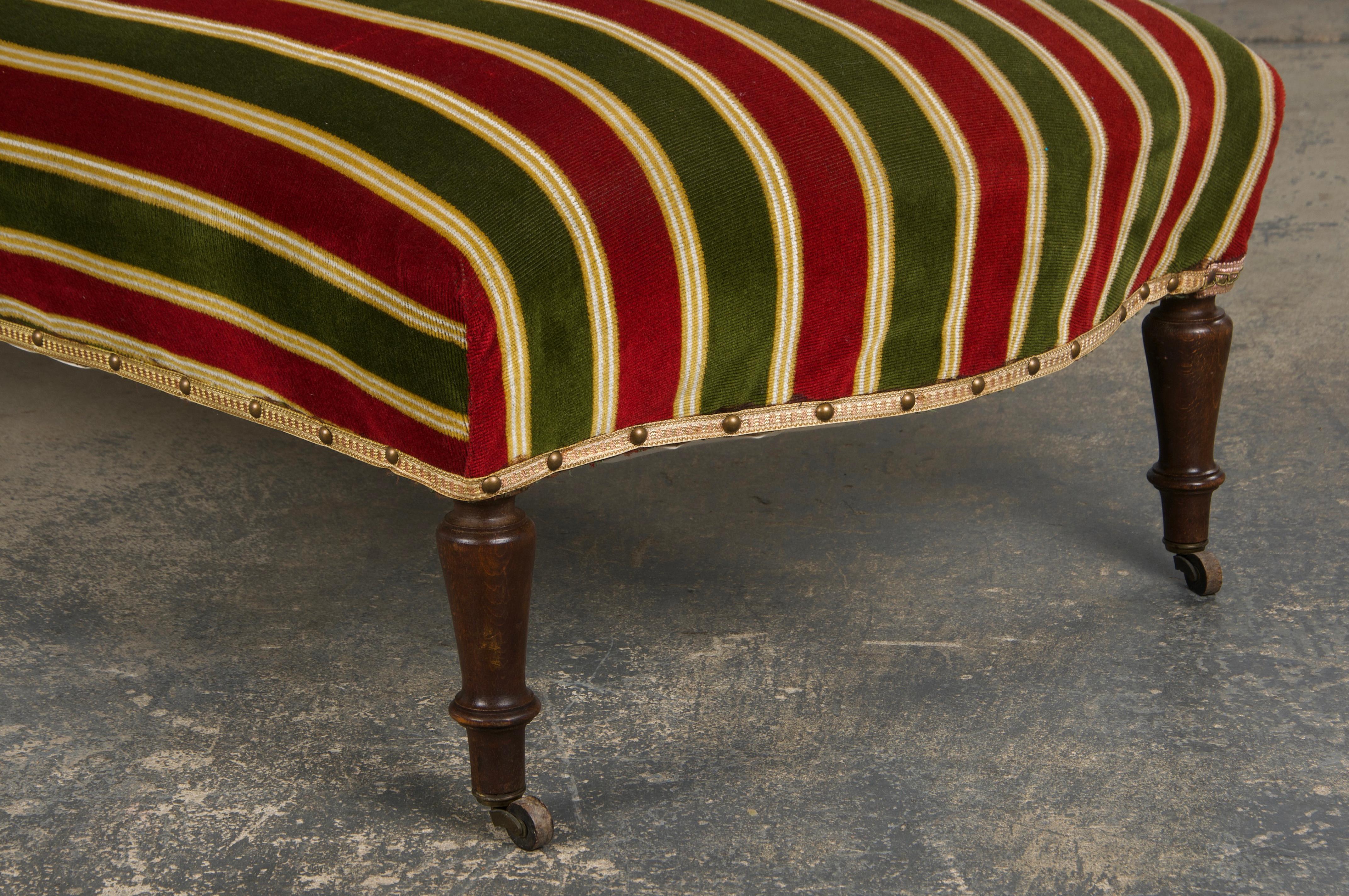 19th Century French Napoleon III Chaise Lounge in Striped Velvet In Good Condition For Sale In Astoria, NY