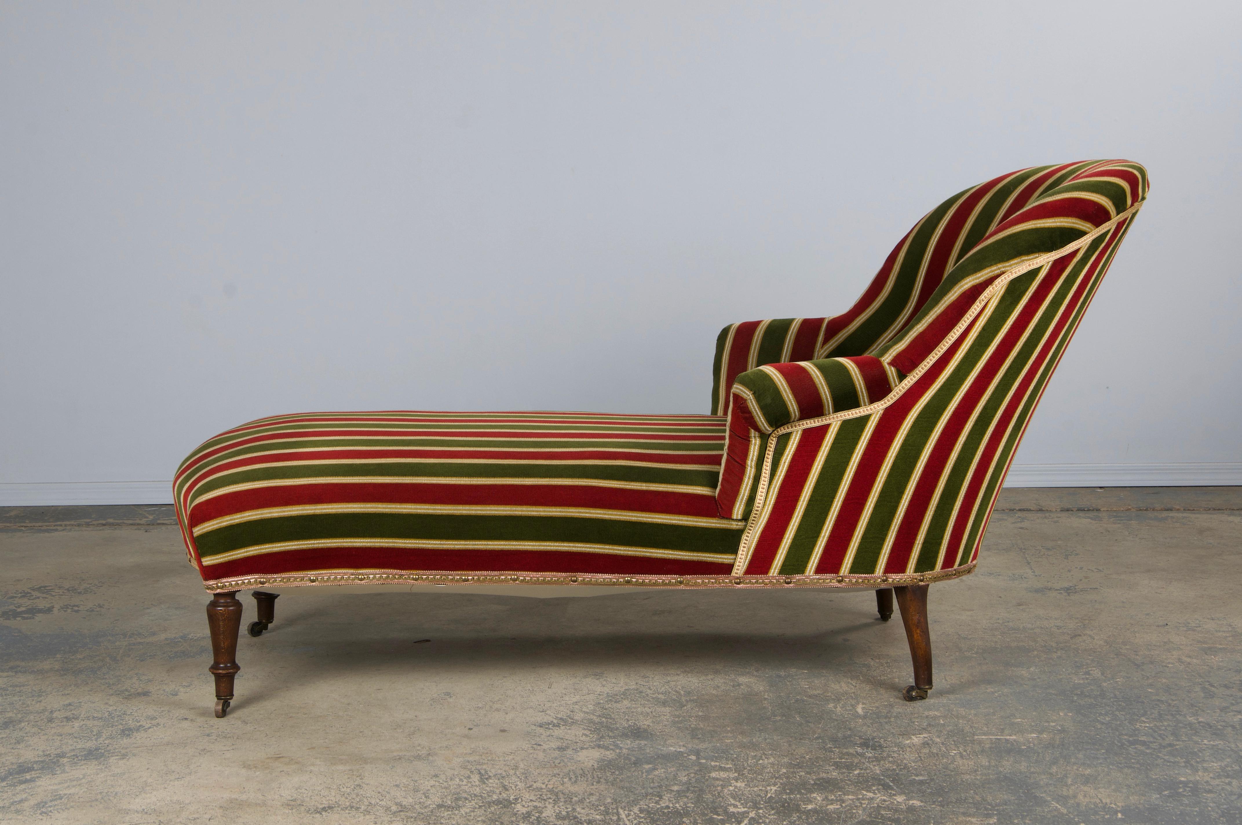 19th Century French Napoleon III Chaise Lounge in Striped Velvet For Sale 1