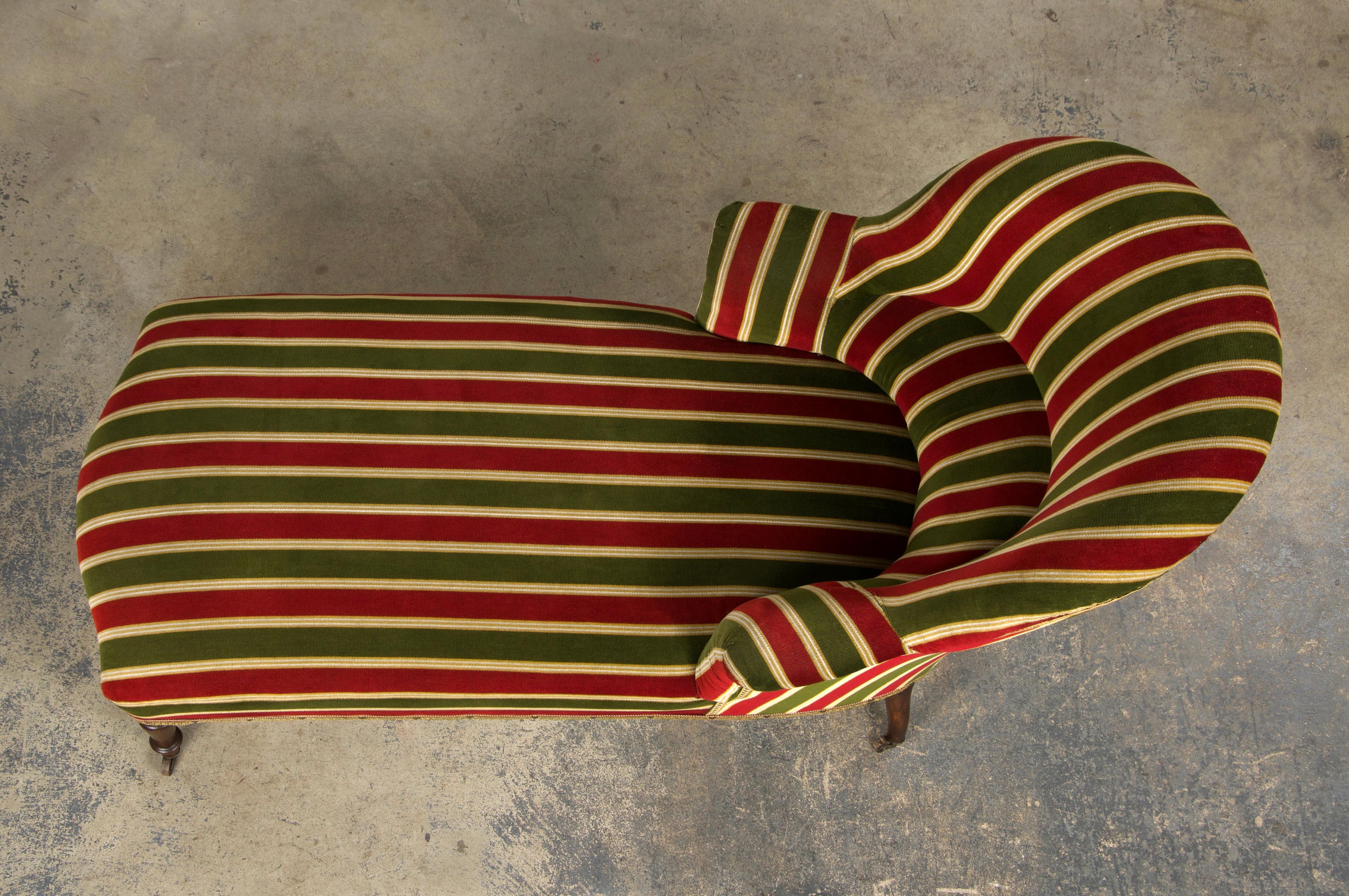 19th Century French Napoleon III Chaise Lounge in Striped Velvet For Sale 2