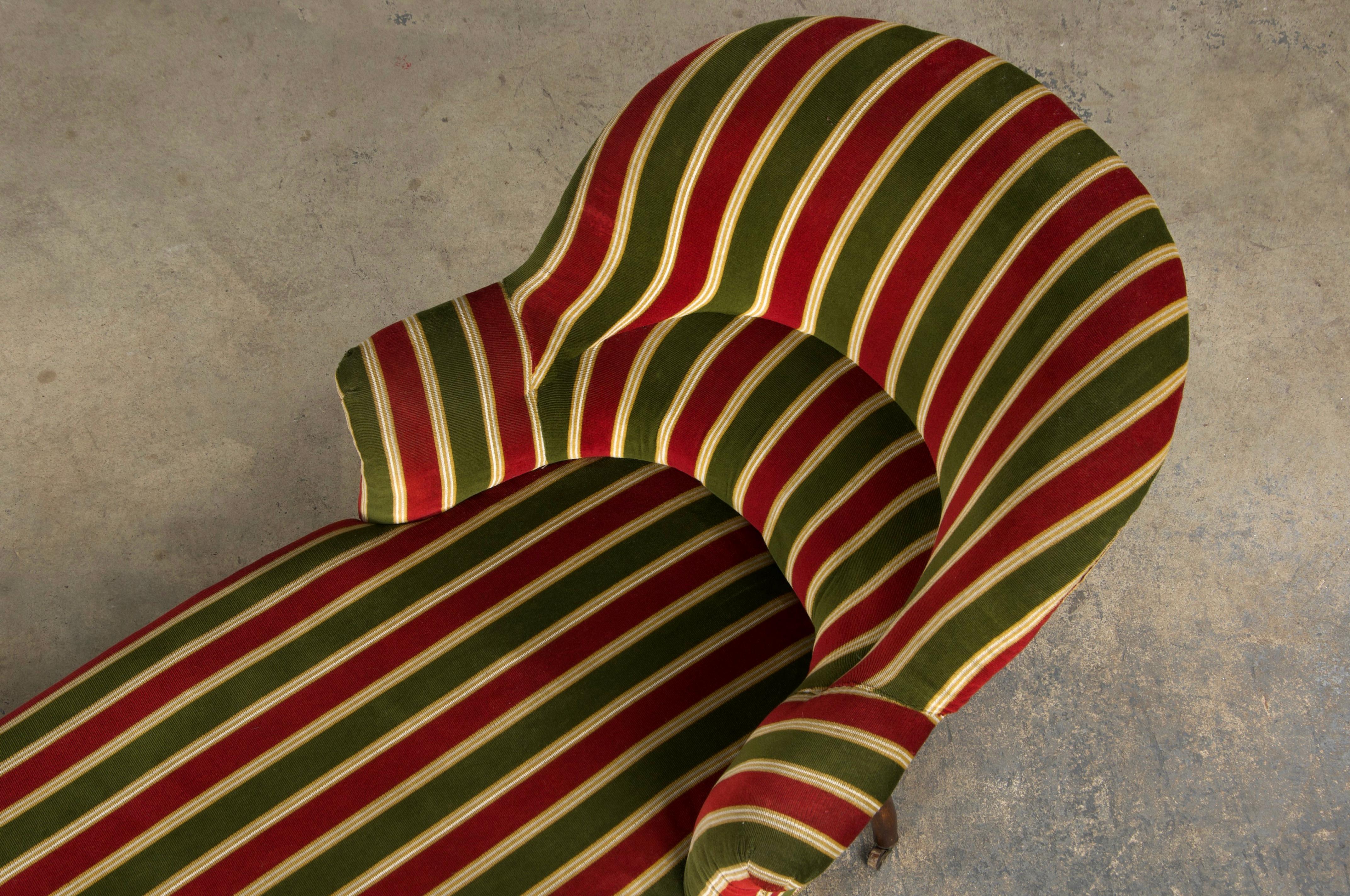 19th Century French Napoleon III Chaise Lounge in Striped Velvet For Sale 3