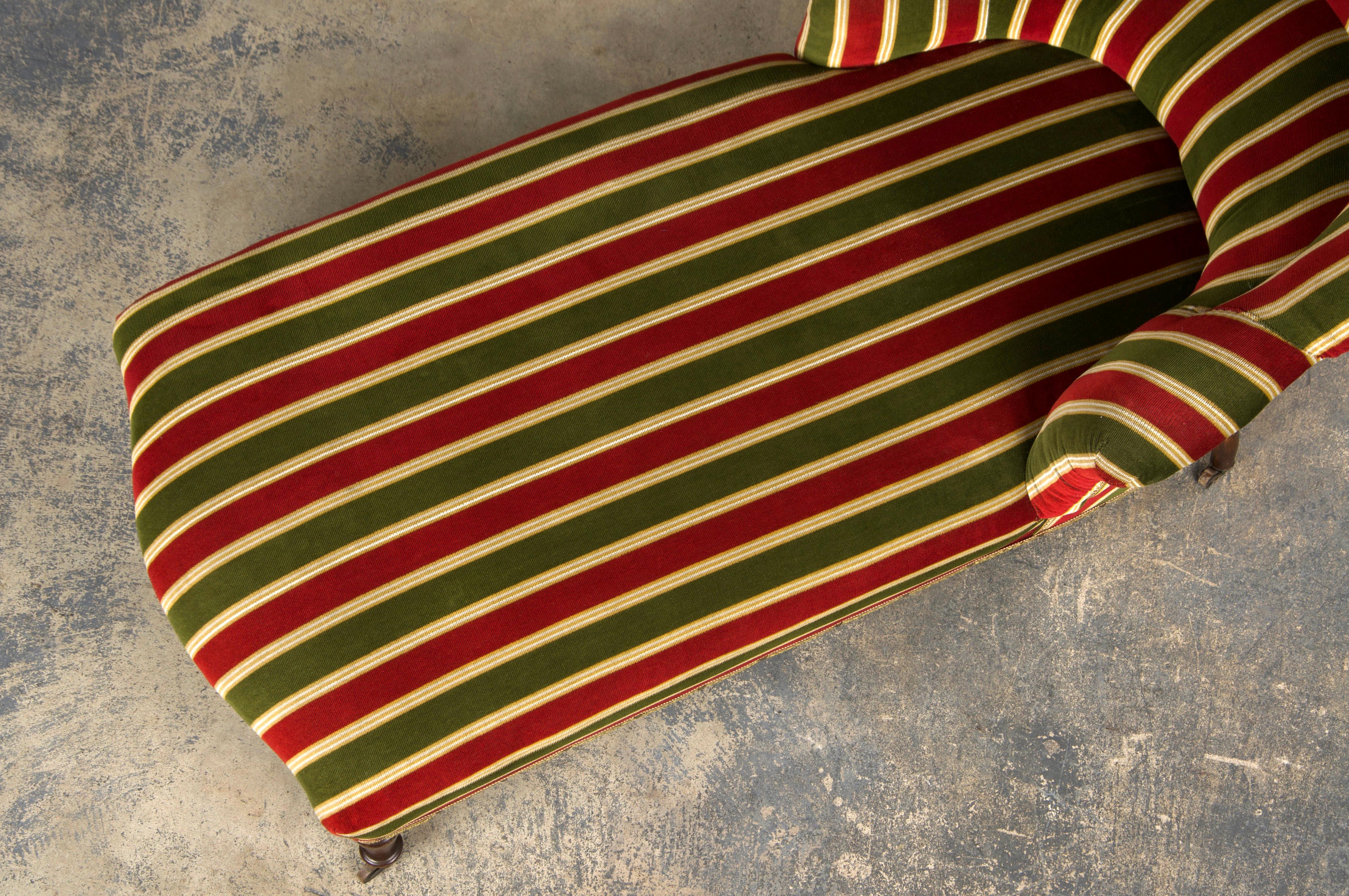 19th Century French Napoleon III Chaise Lounge in Striped Velvet For Sale 4