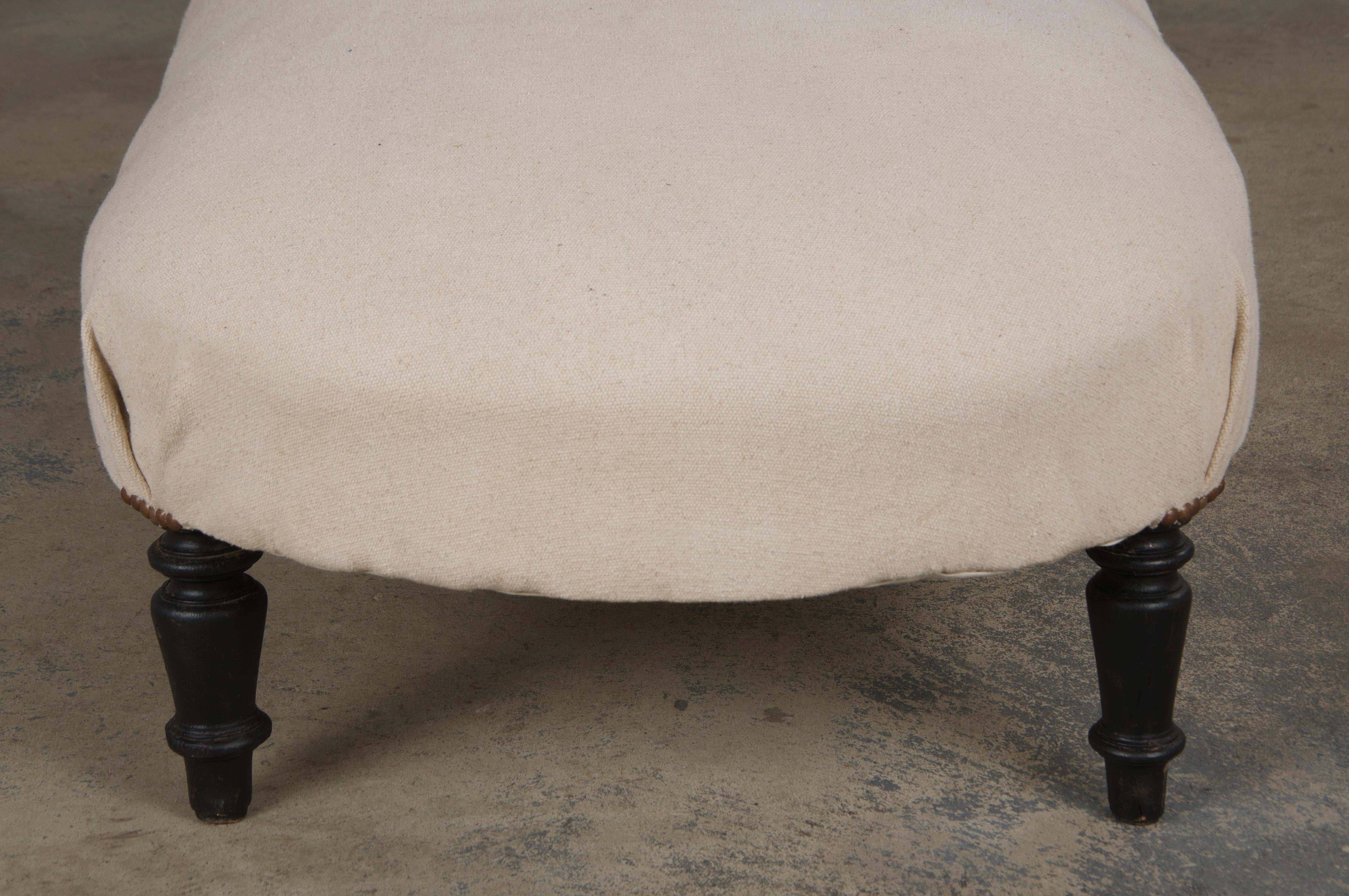 19th Century French Napoleon III Chaise Lounge W/ Off-White Fabric For Sale 6