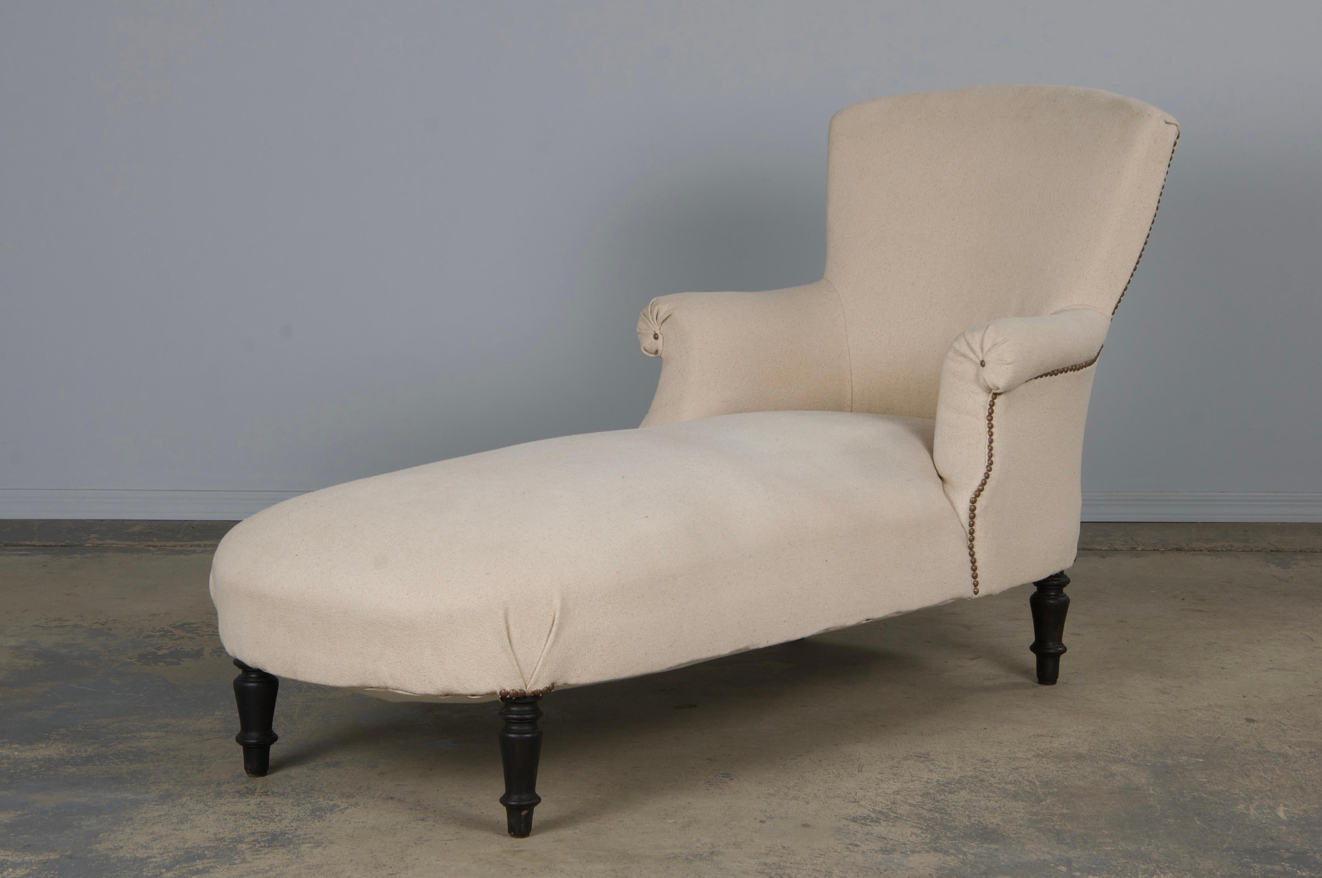 19th Century French Napoleon III Chaise Lounge W/ Off-White Fabric For Sale 7