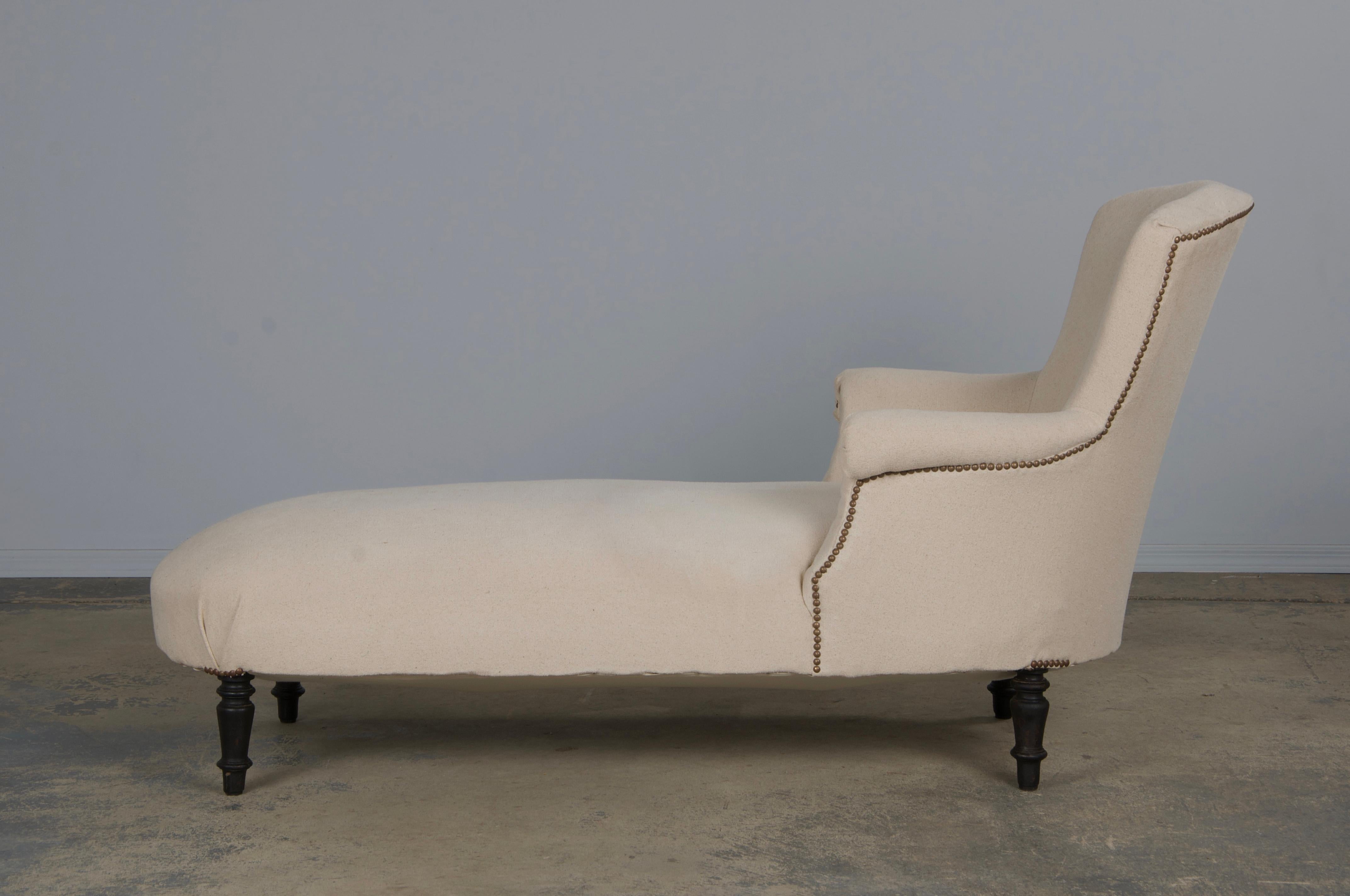 19th Century French Napoleon III Chaise Lounge W/ Off-White Fabric For Sale 10