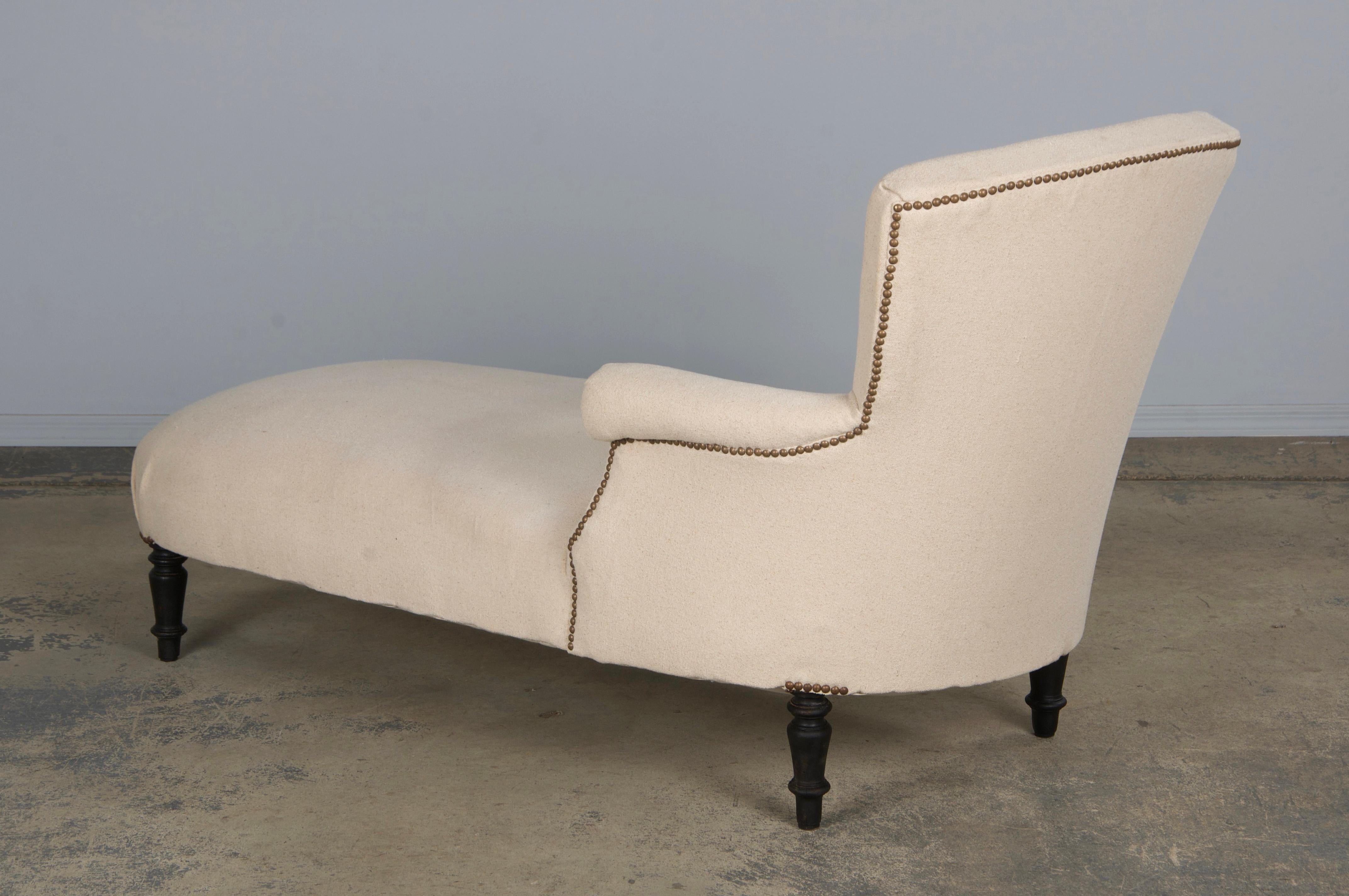 19th Century French Napoleon III Chaise Lounge W/ Off-White Fabric For Sale 11