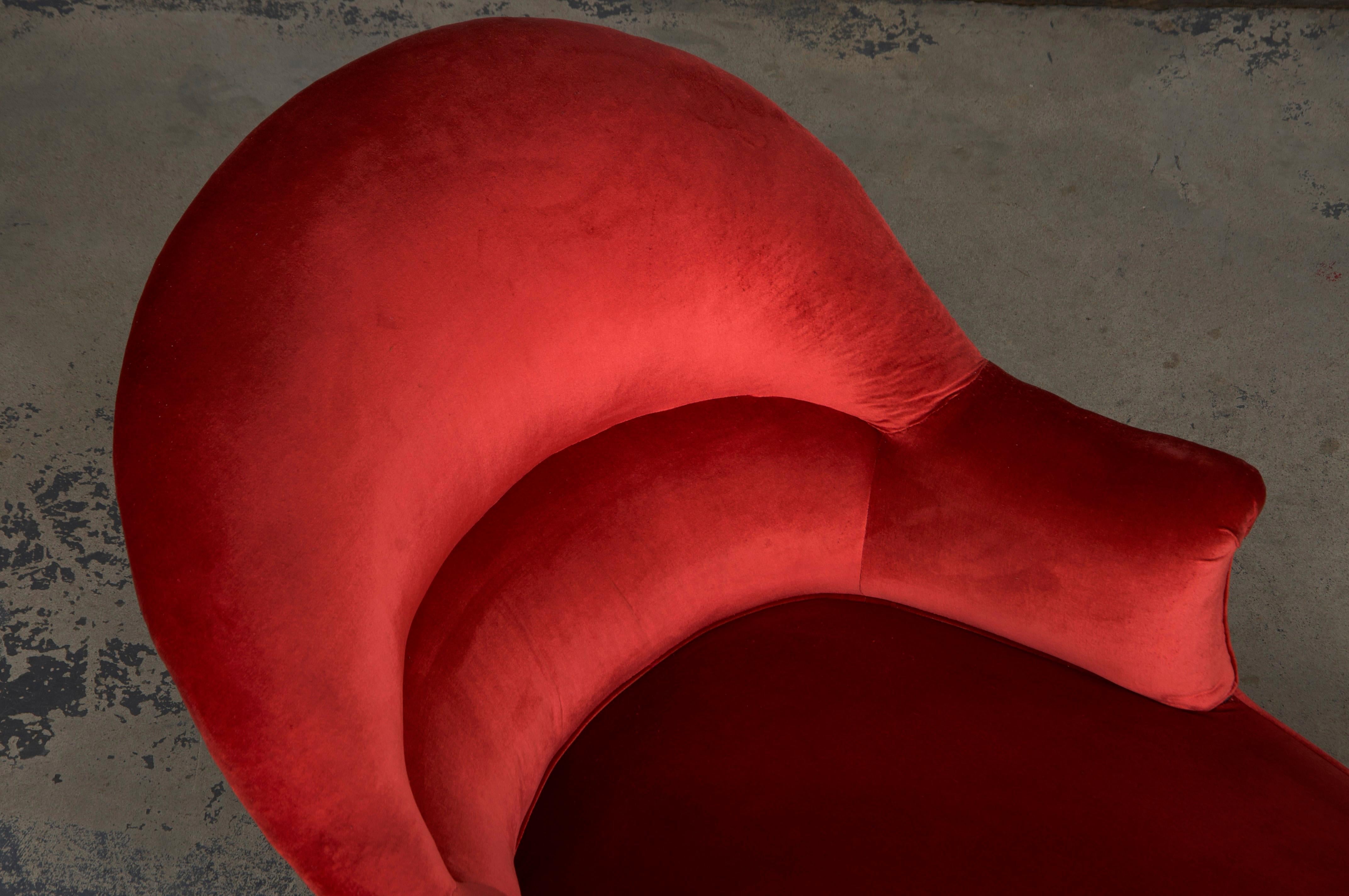 19th Century French Napoleon III Chaise Lounge W/ Red Velvet For Sale 1