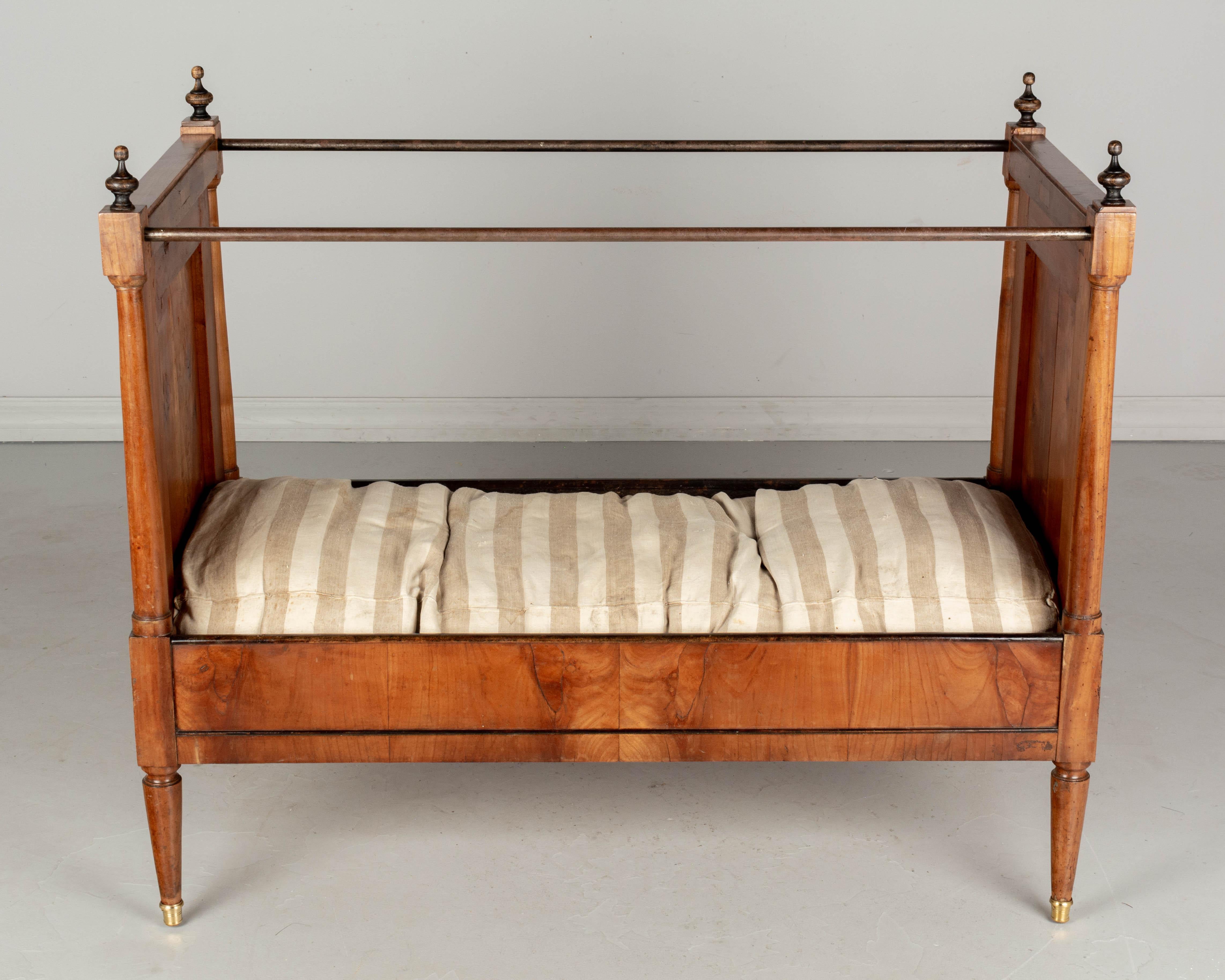 childs sleigh bed