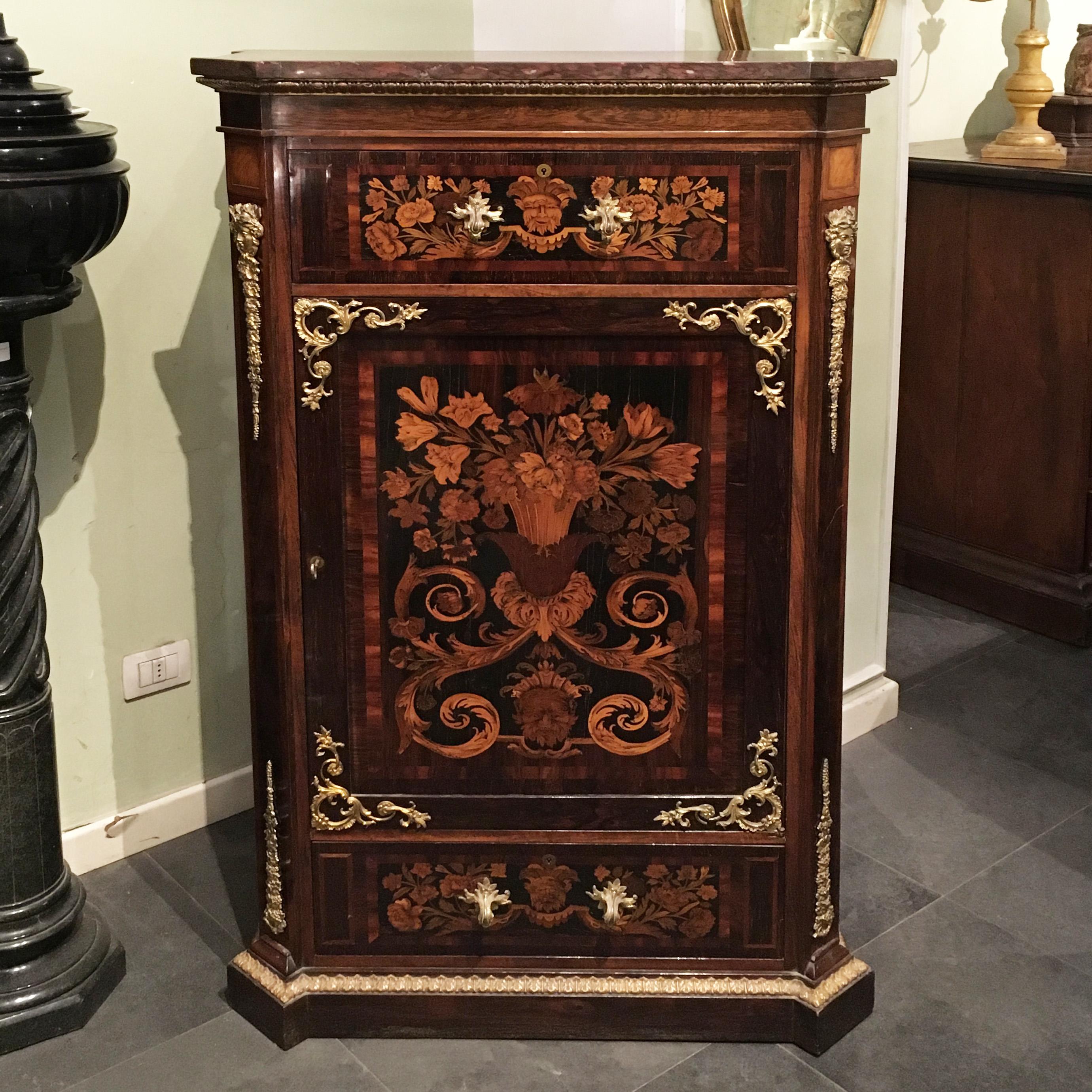 19th Century French Napoleon III Credenza in Rosewood, Palisander and Walnut In Good Condition For Sale In Firenze, Tuscany