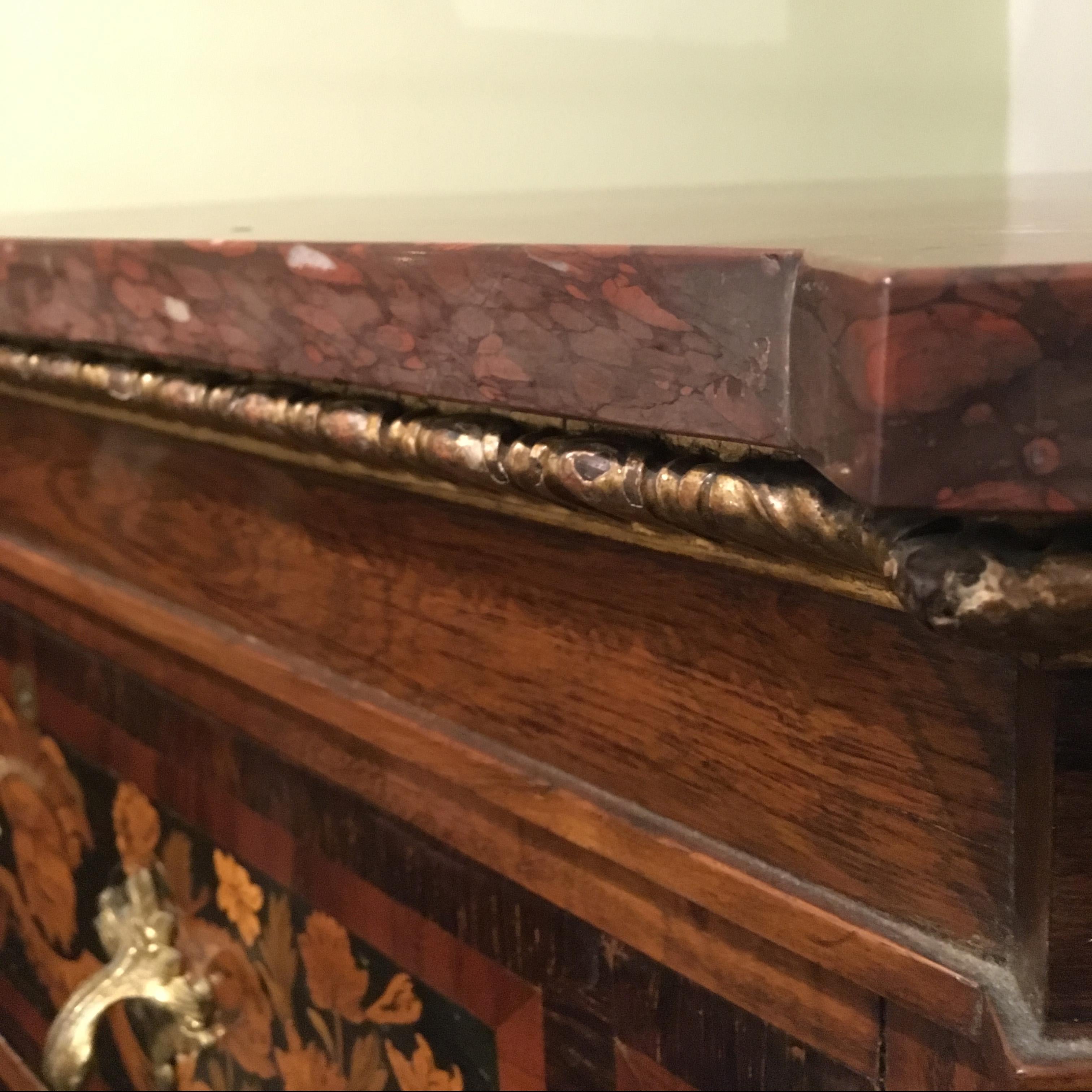 19th Century French Napoleon III Credenza in Rosewood, Palisander and Walnut For Sale 5