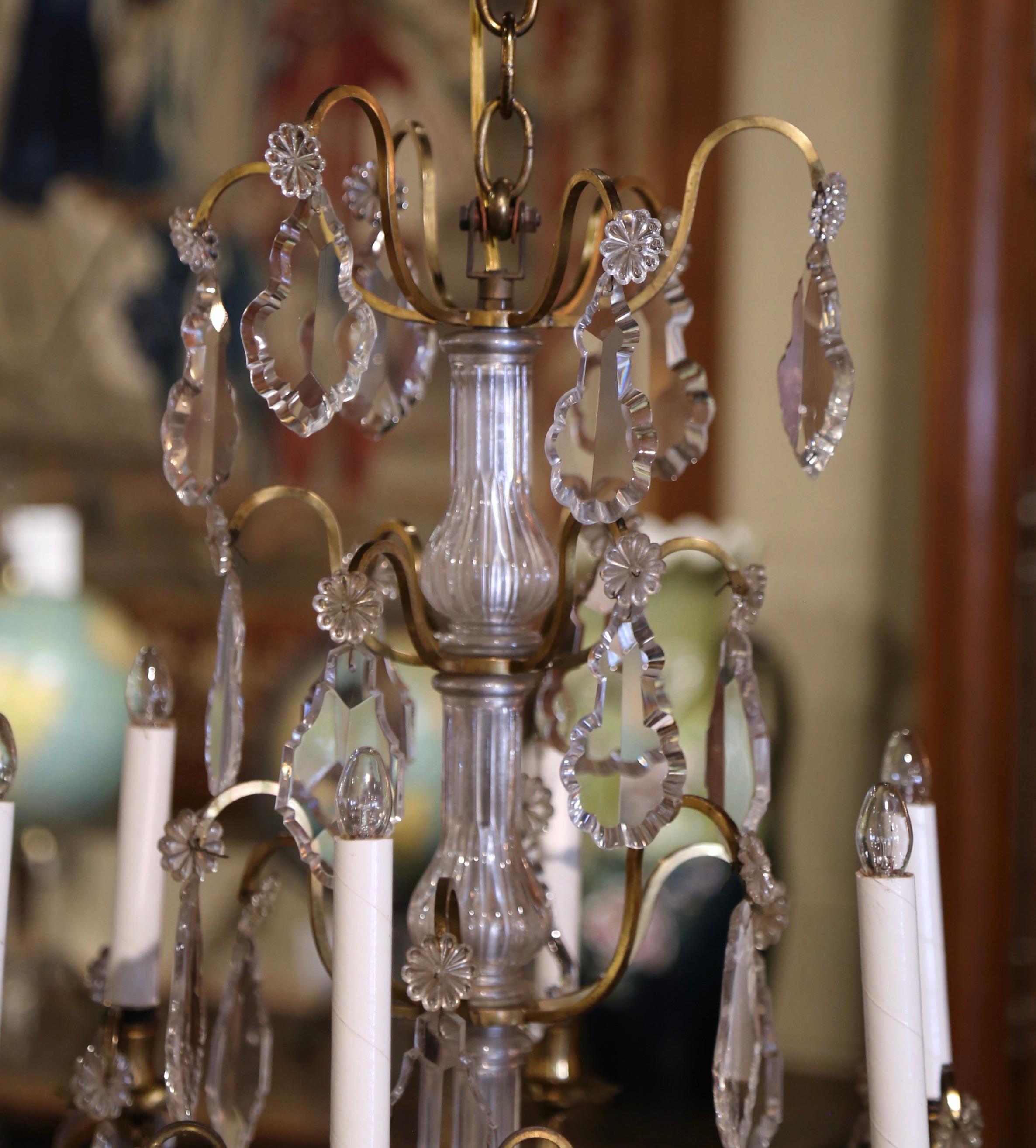 Bronze Lustre à six lumières en bronze et cristal taillé Napoléon III du XIXe siècle en vente