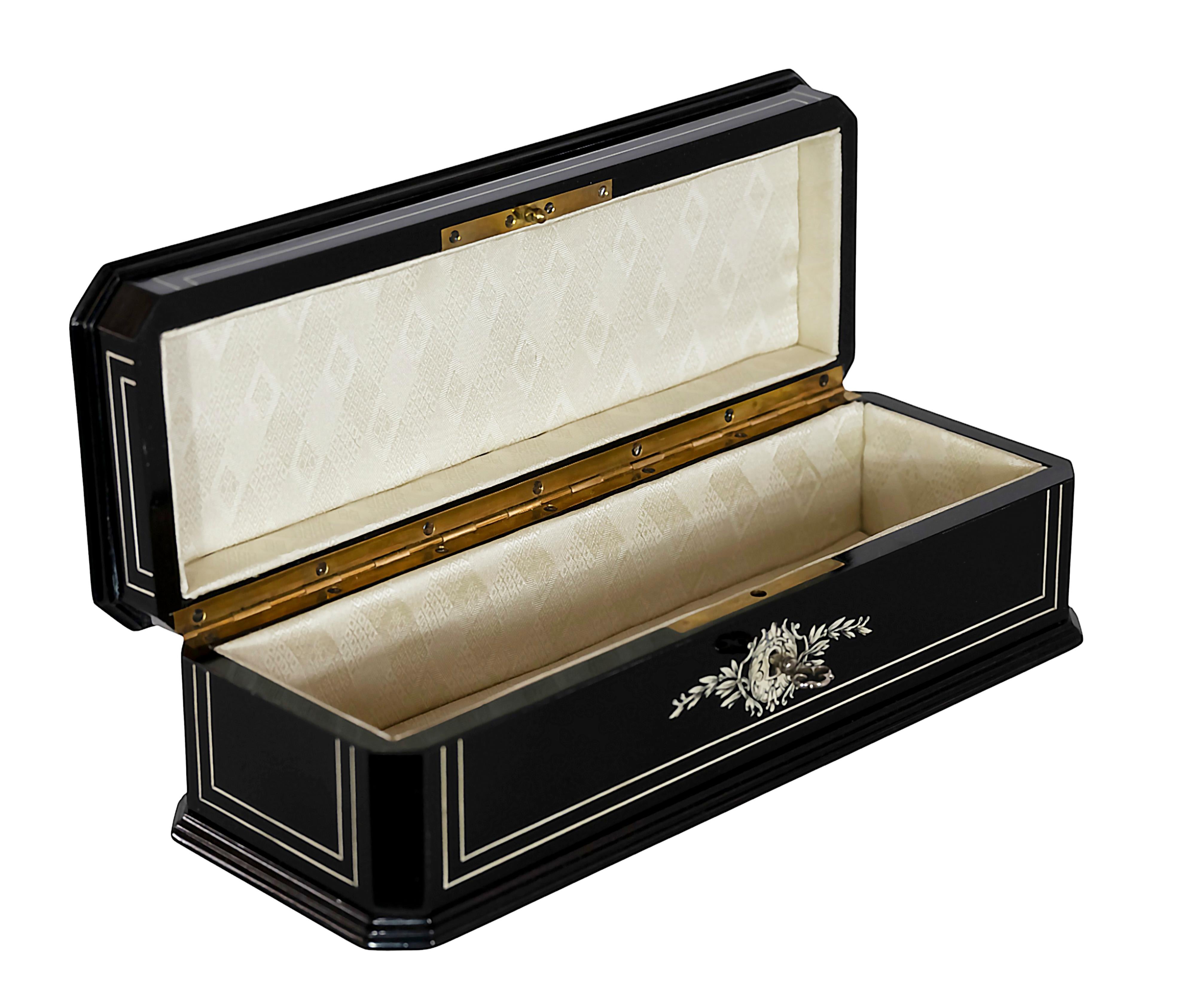 19th Century French Napoleon III Decorative Box For Sale 3