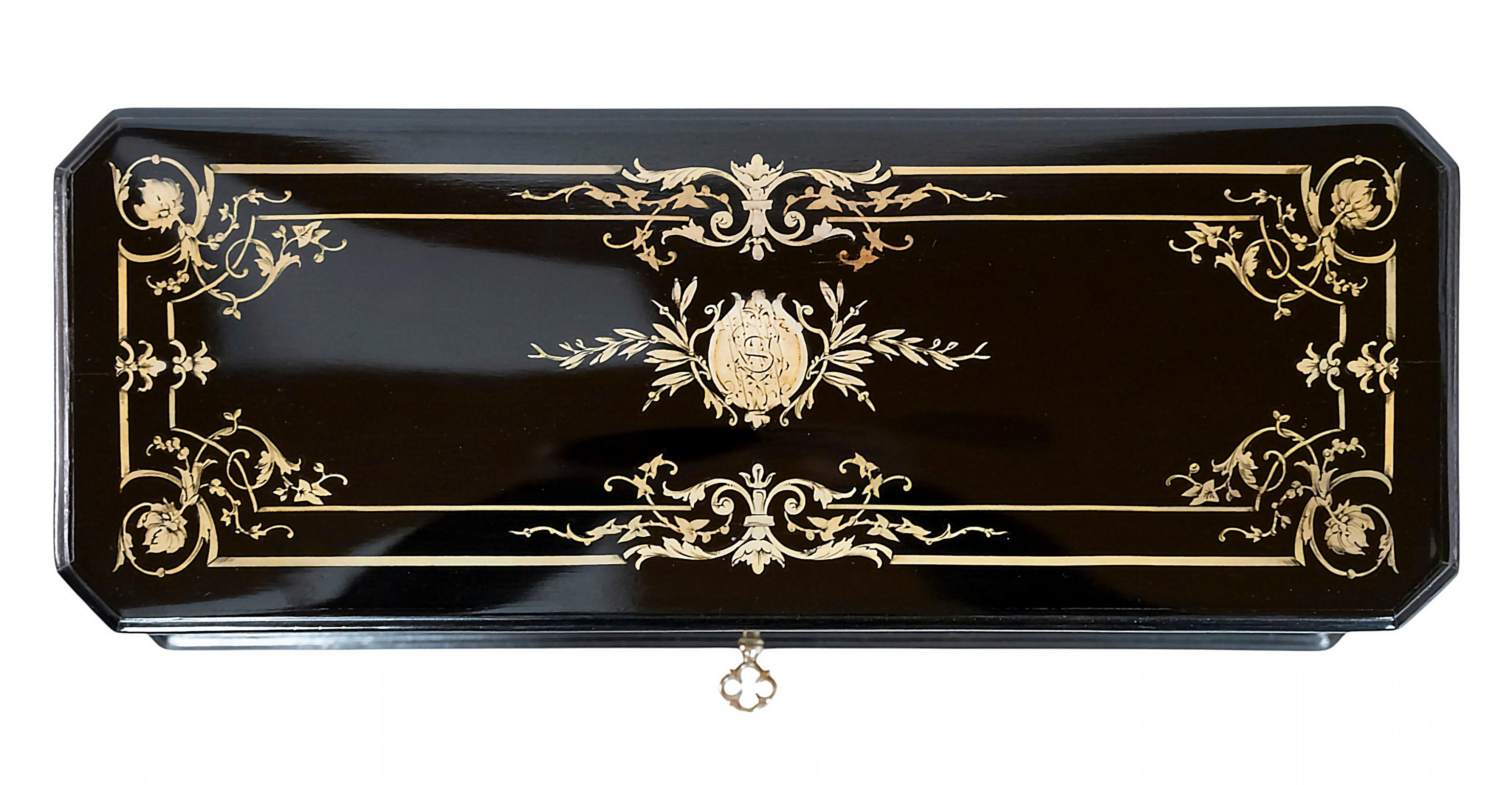 19th Century French Napoleon III Decorative Box For Sale 4