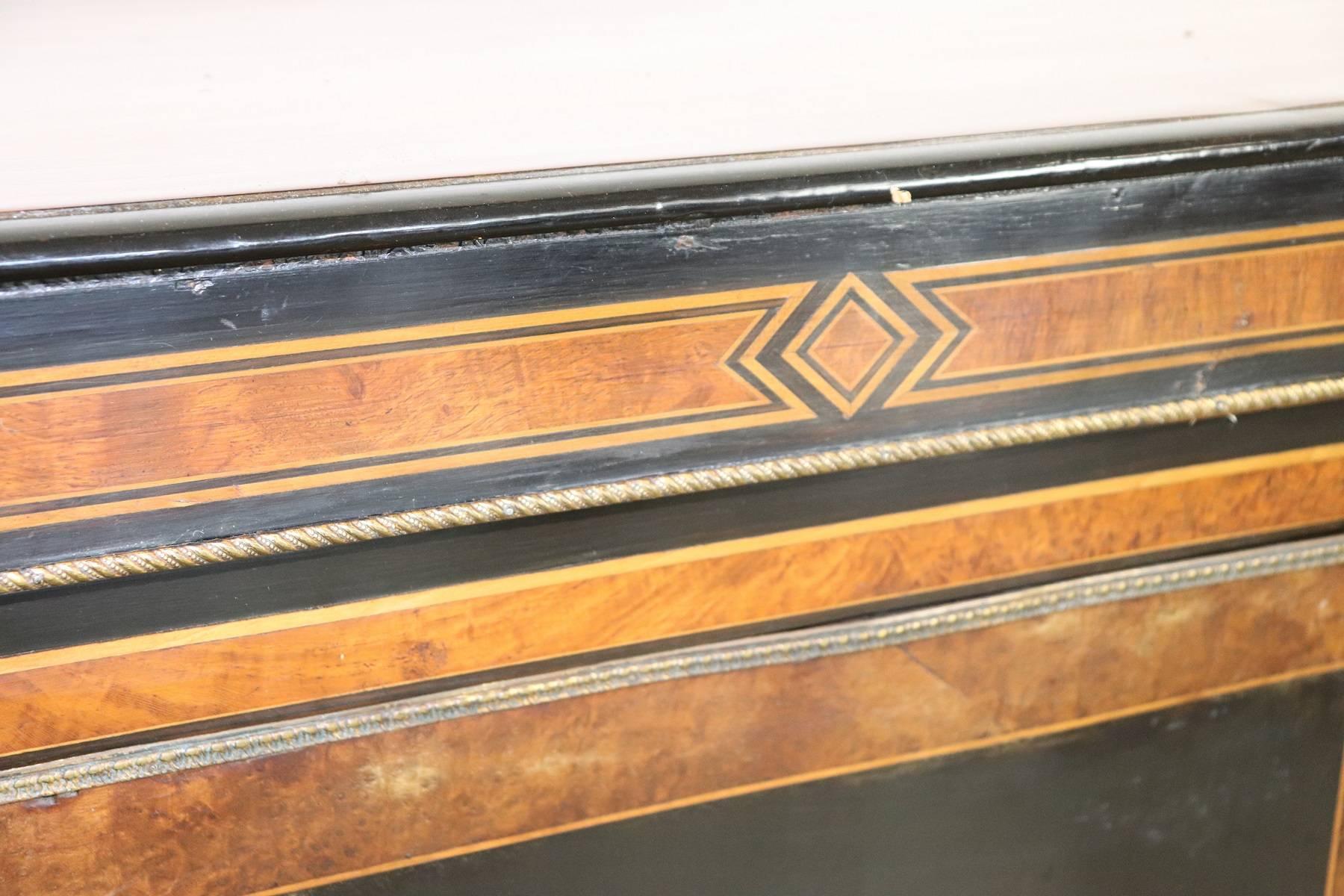 19th Century French Napoleon III Ebonized Inlay Wood Cabinet with Vetrine In Good Condition In Casale Monferrato, IT