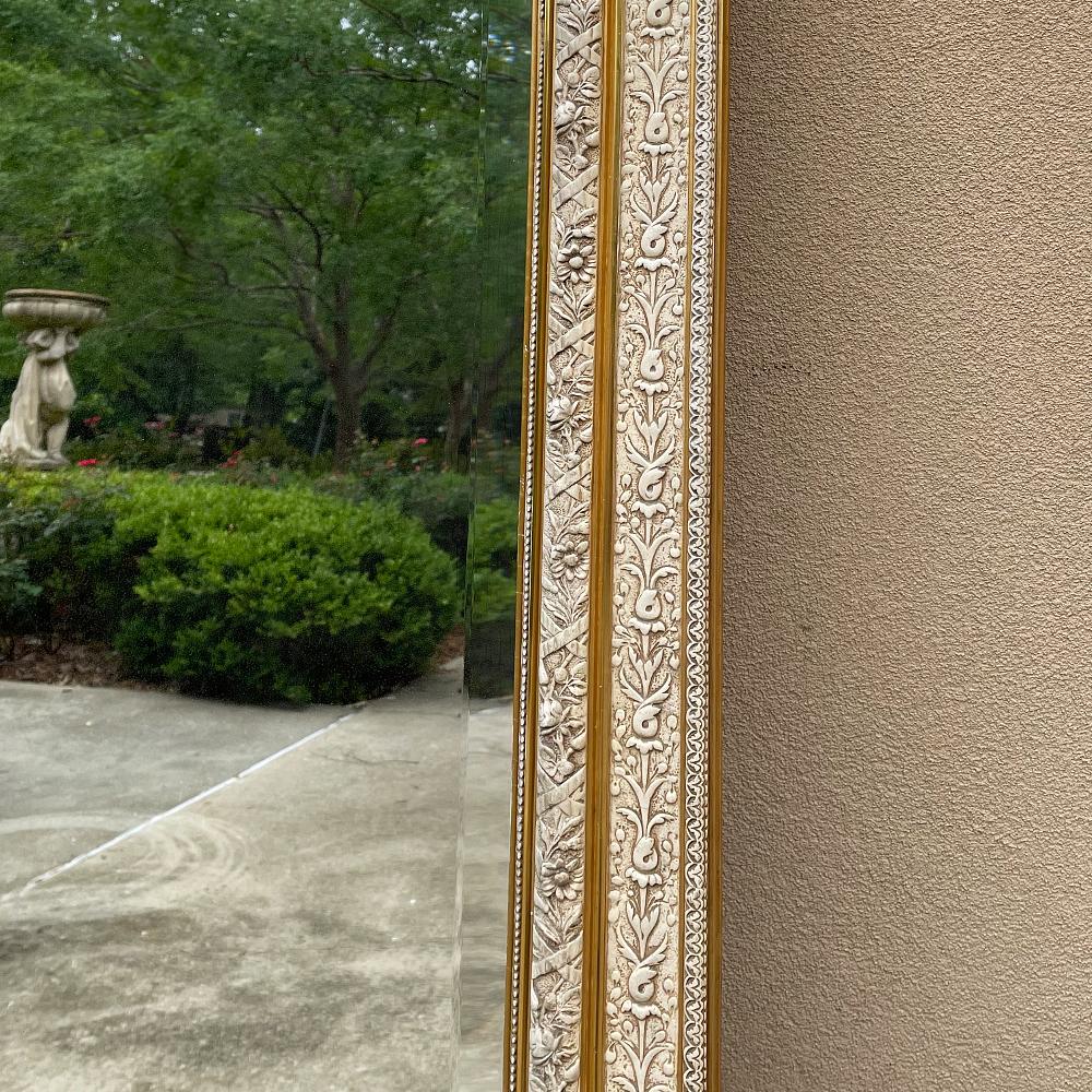 19th Century French Napoleon III Embossed & Gilded Mirror For Sale 8