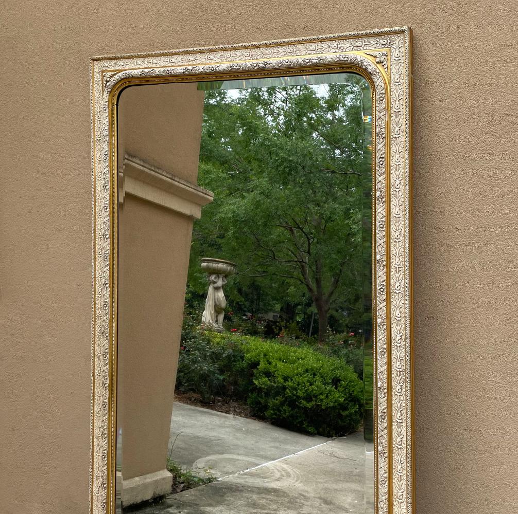 19th Century French Napoleon III Embossed & Gilded Mirror For Sale 2