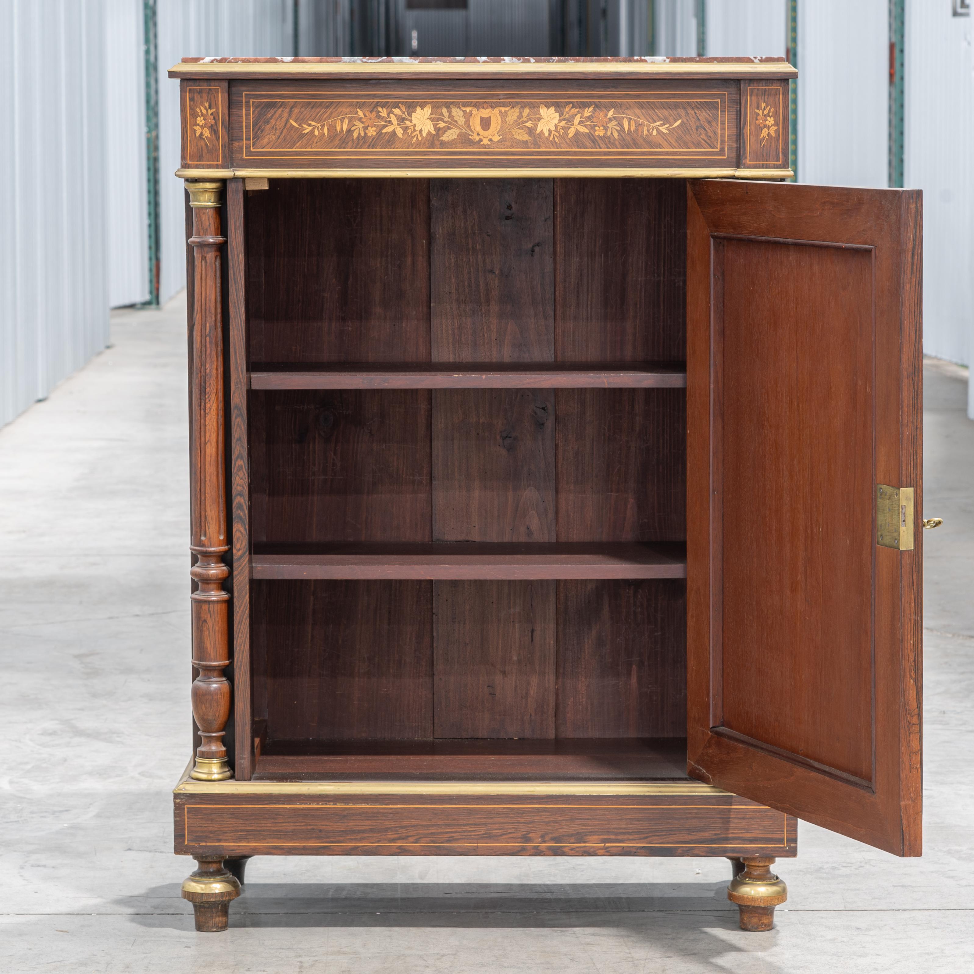 Ti presentiamo uno splendido gabinetto francese Napoleone III 
