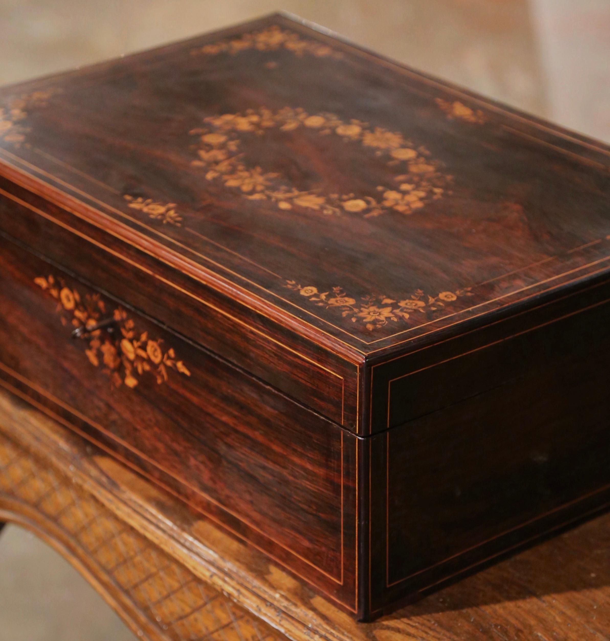 19th Century French Napoleon III Floral Inlaid Rosewood Decorative Jewelry Box In Excellent Condition For Sale In Dallas, TX