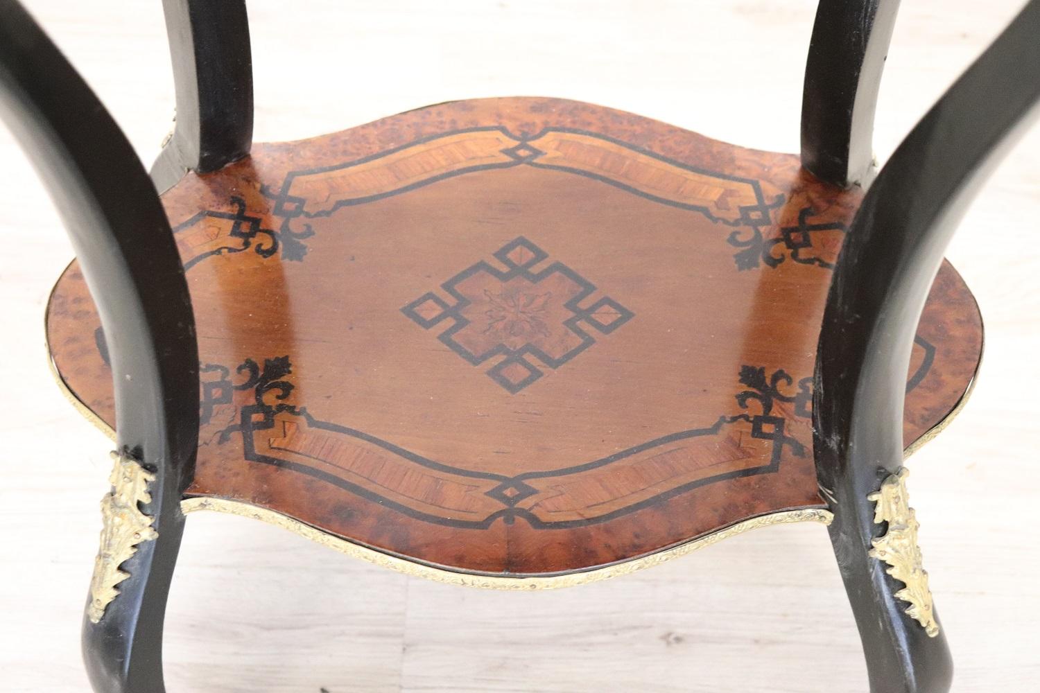 Table jardinire franaise du 19me sicle en bois incrust de style Napolon III avec bronzes dors en vente 8