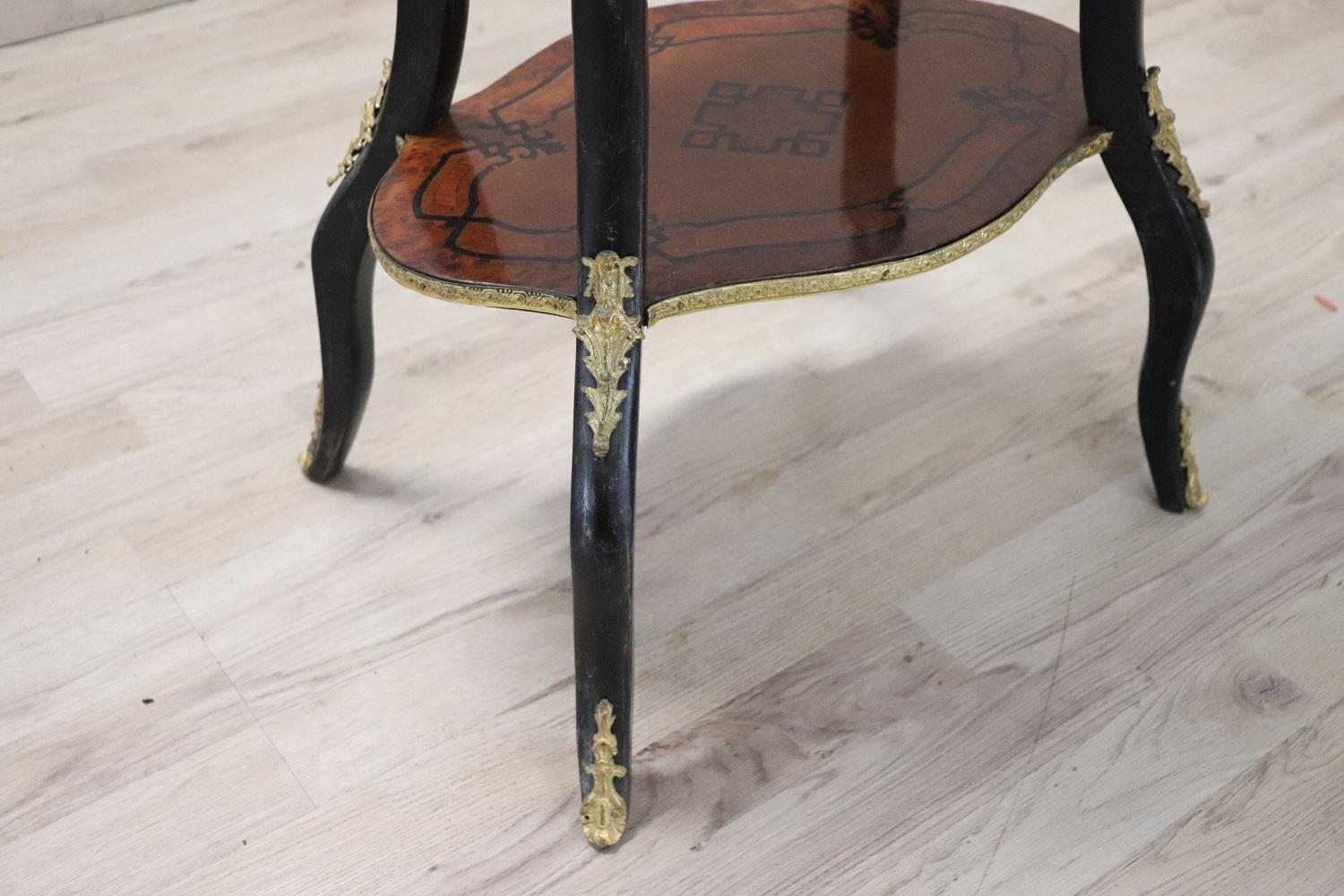 Table jardinire franaise du 19me sicle en bois incrust de style Napolon III avec bronzes dors en vente 1