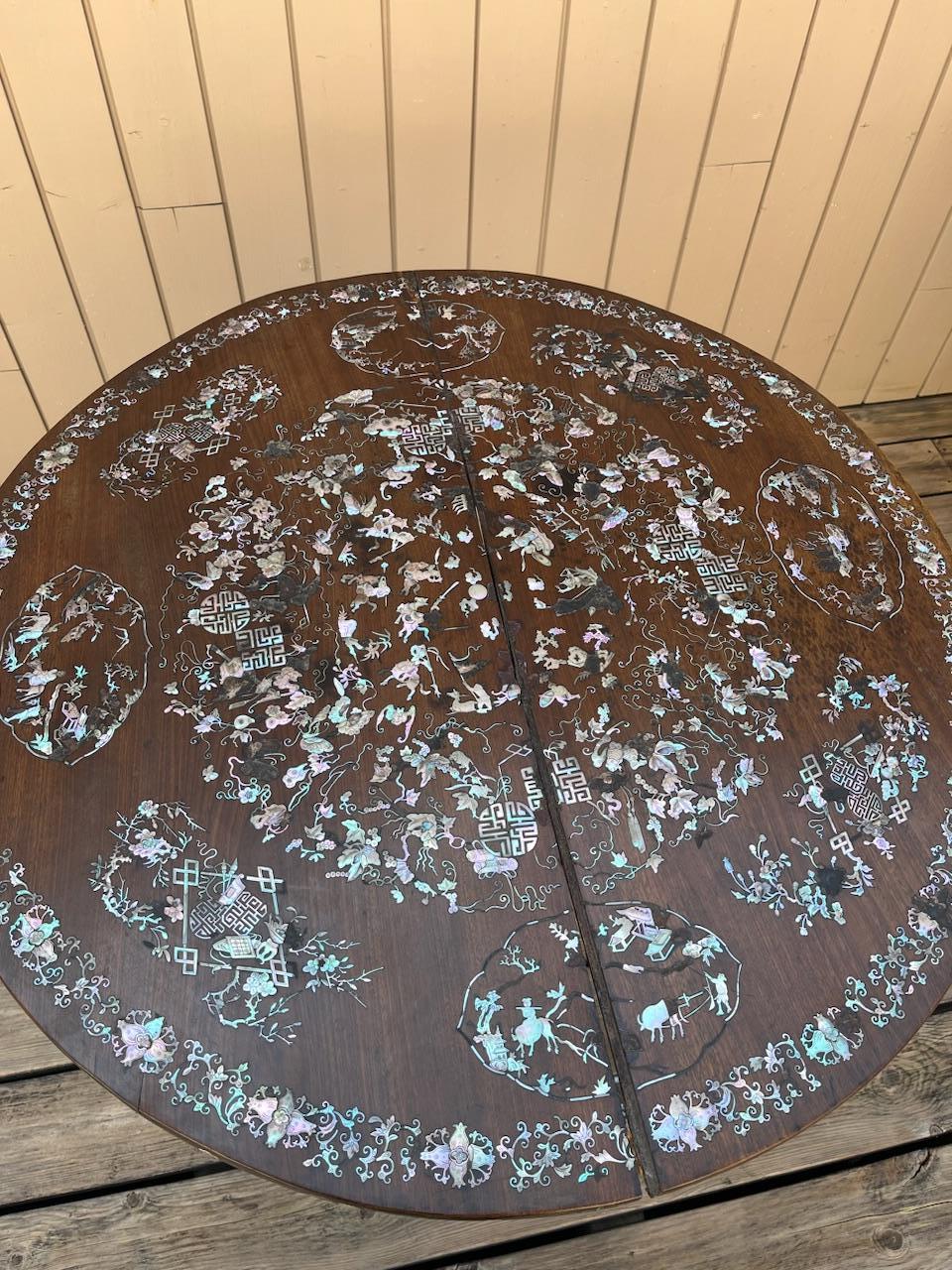 19th century French Napoleon III Inlay and Walnut Gueridon, 1870s en venta 8