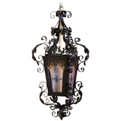 Lanterne en fer Napoléon III du XIXe siècle avec panneaux en verre peint