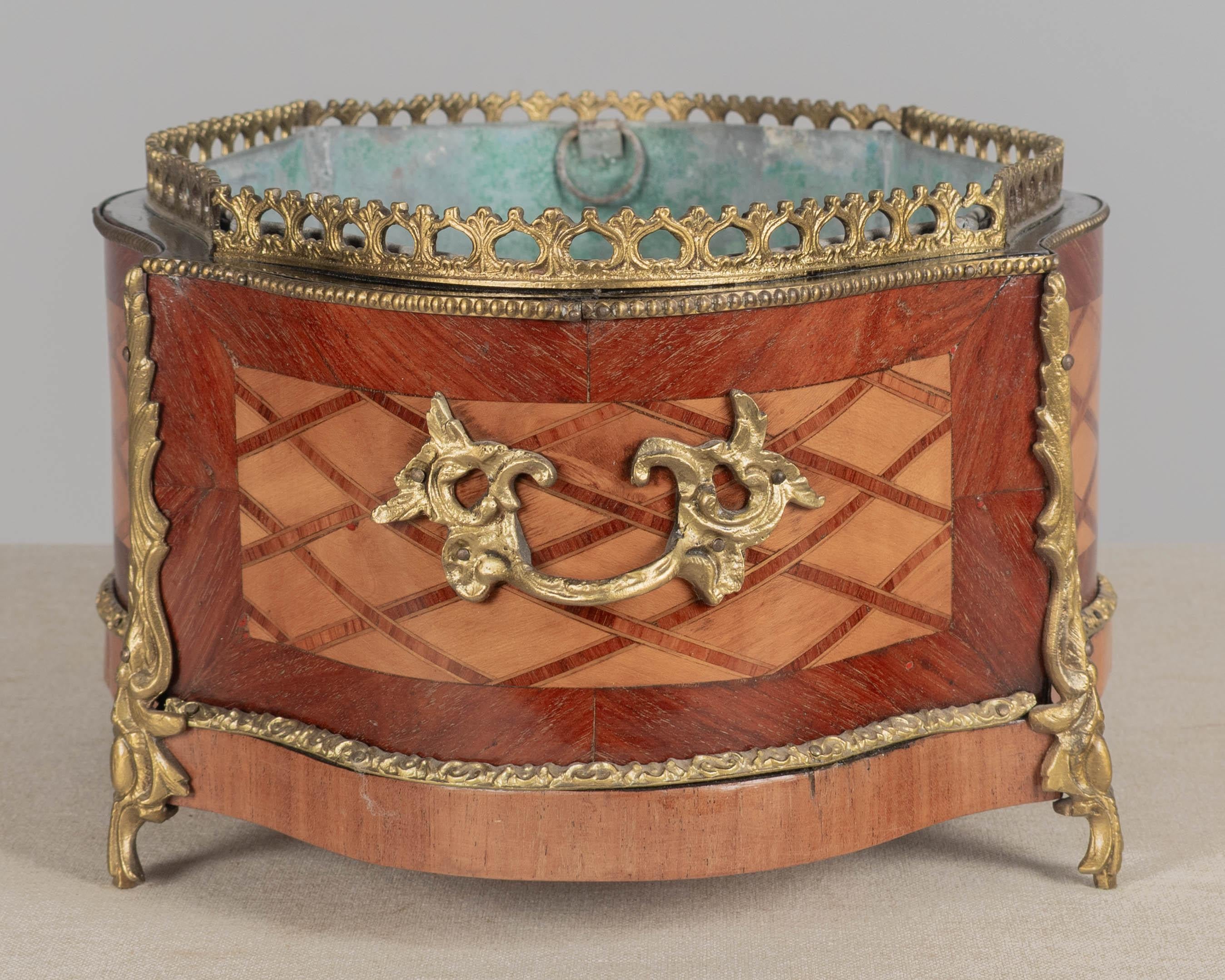19th Century French Napoleon III Jardinière or Cachepot in vendita 1