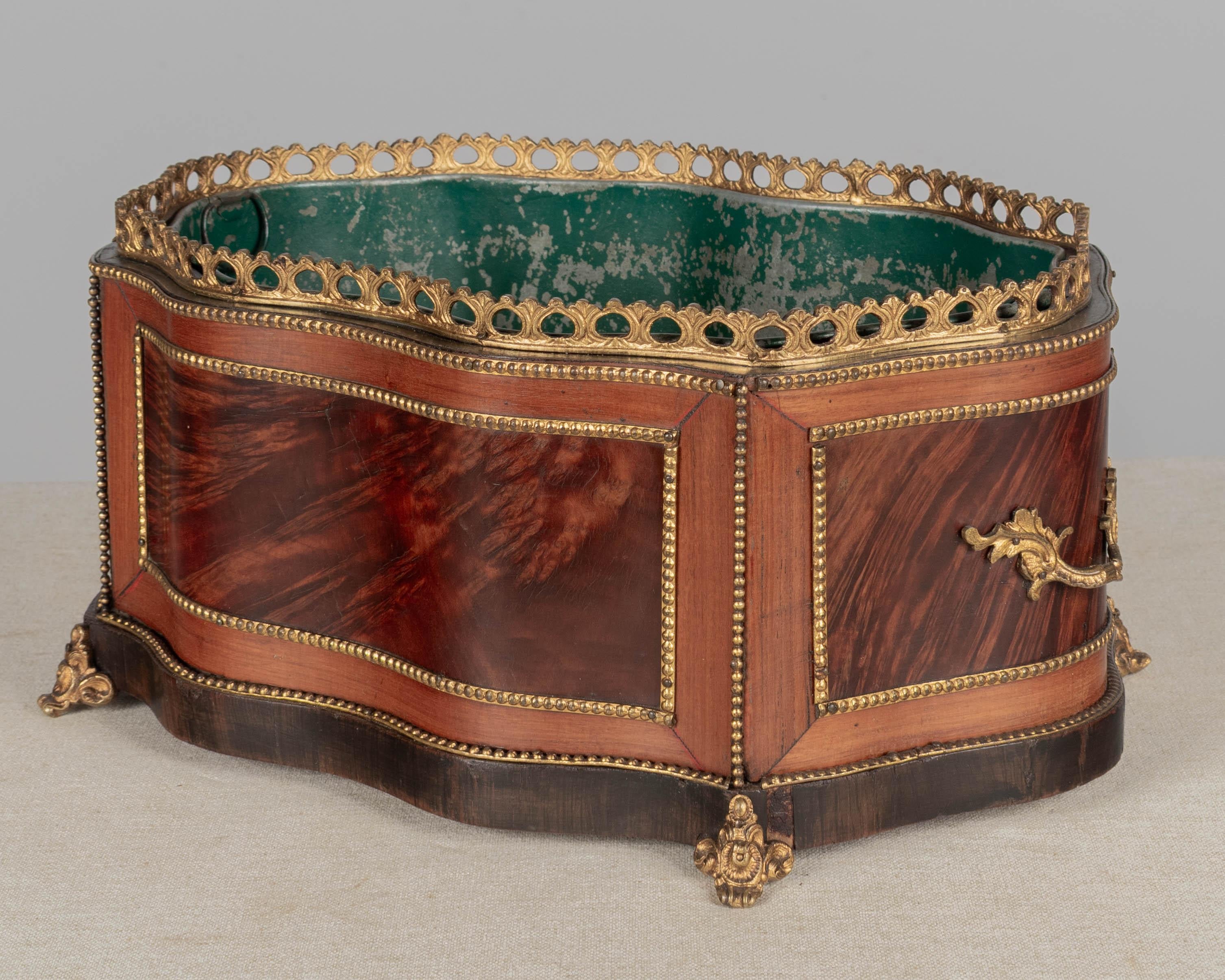 Calco 19th Century French Napoleon III Jardinière or Planter in vendita